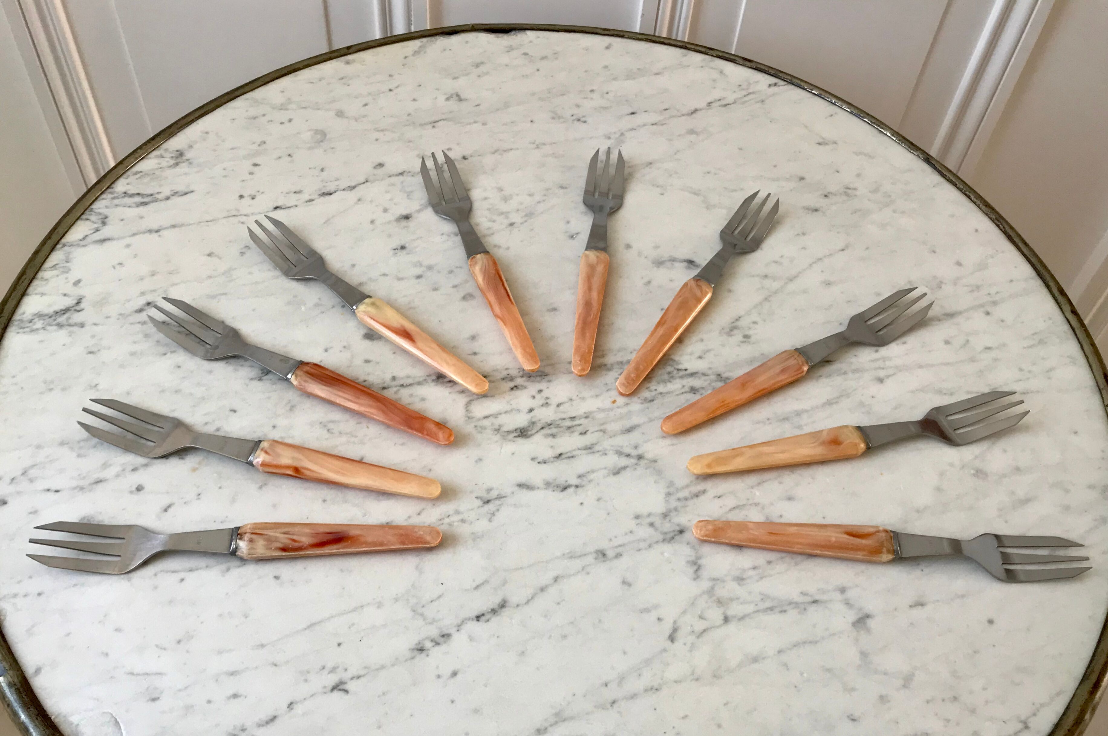 Set of 10 dessert forks in Bakelite 60s-70s