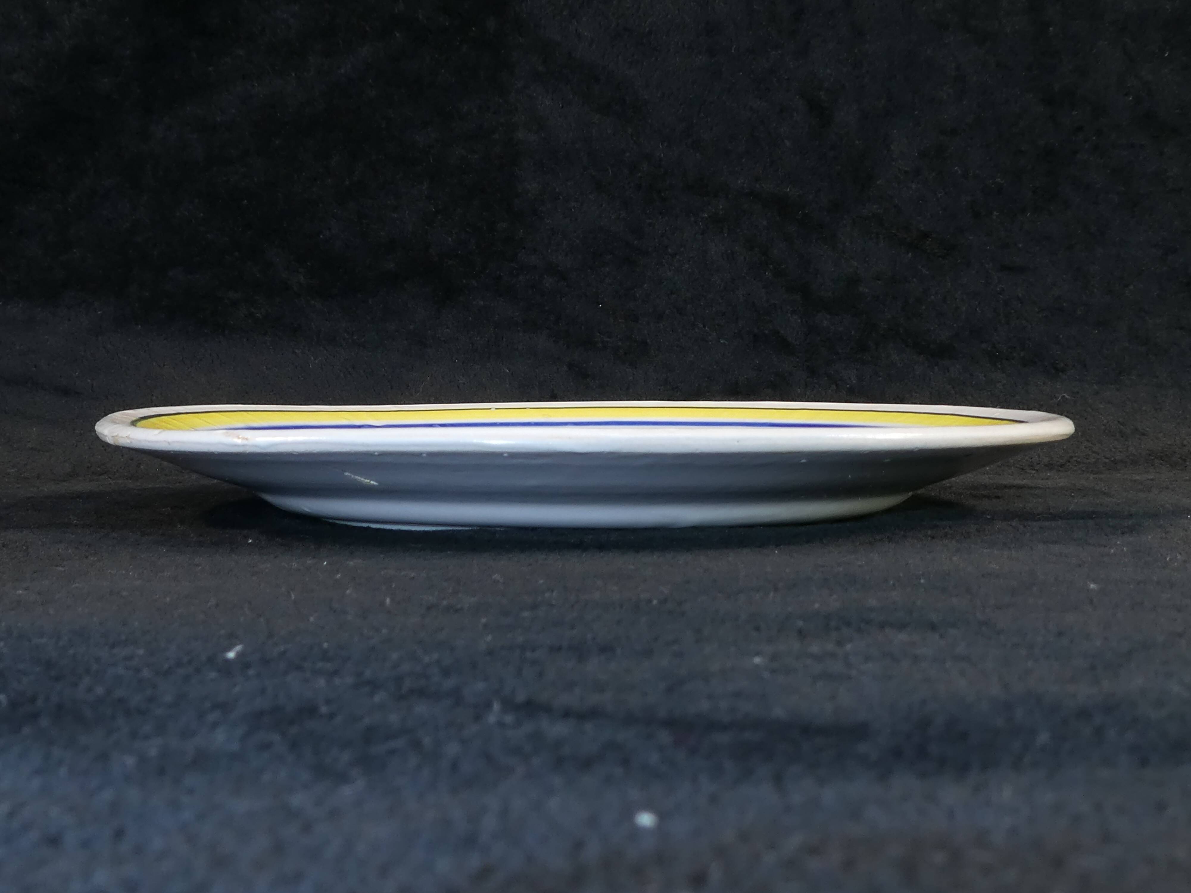 Plate in faience hr quimper breton décor