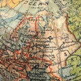 Globe terrestre ancien vintage laiton cabinet de curiosité mappemonde