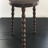Half-moon tripod stool