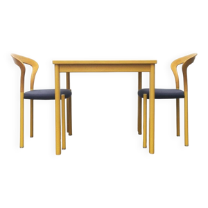 Chaises et table empilables