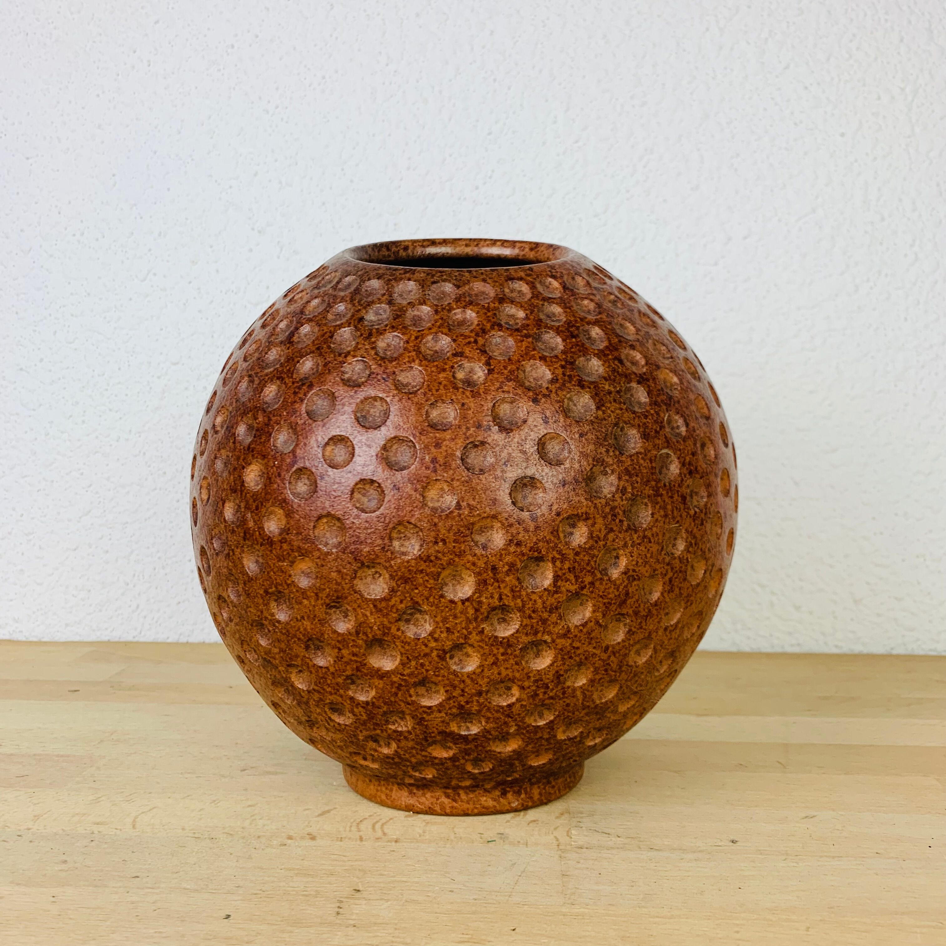 Vase ball sandstone vintage deco