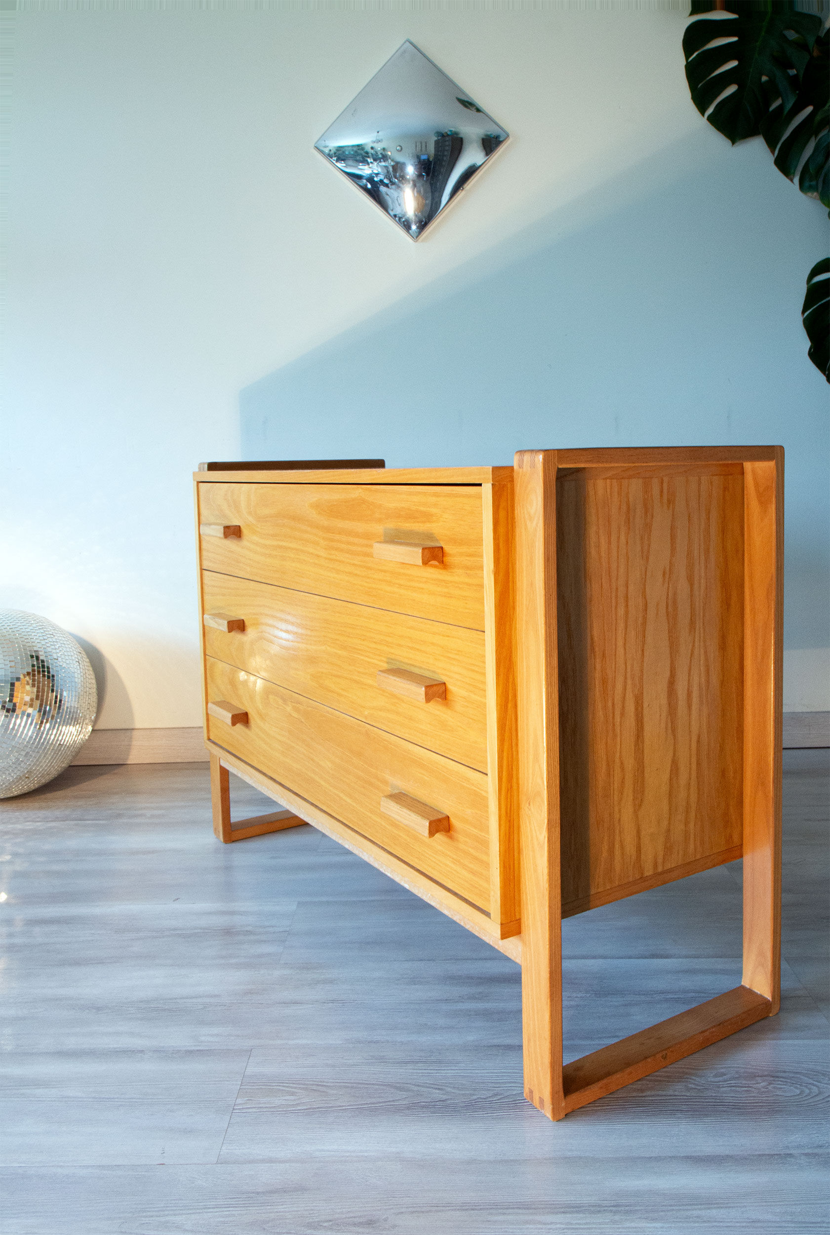 Commode elm vintage design 1980