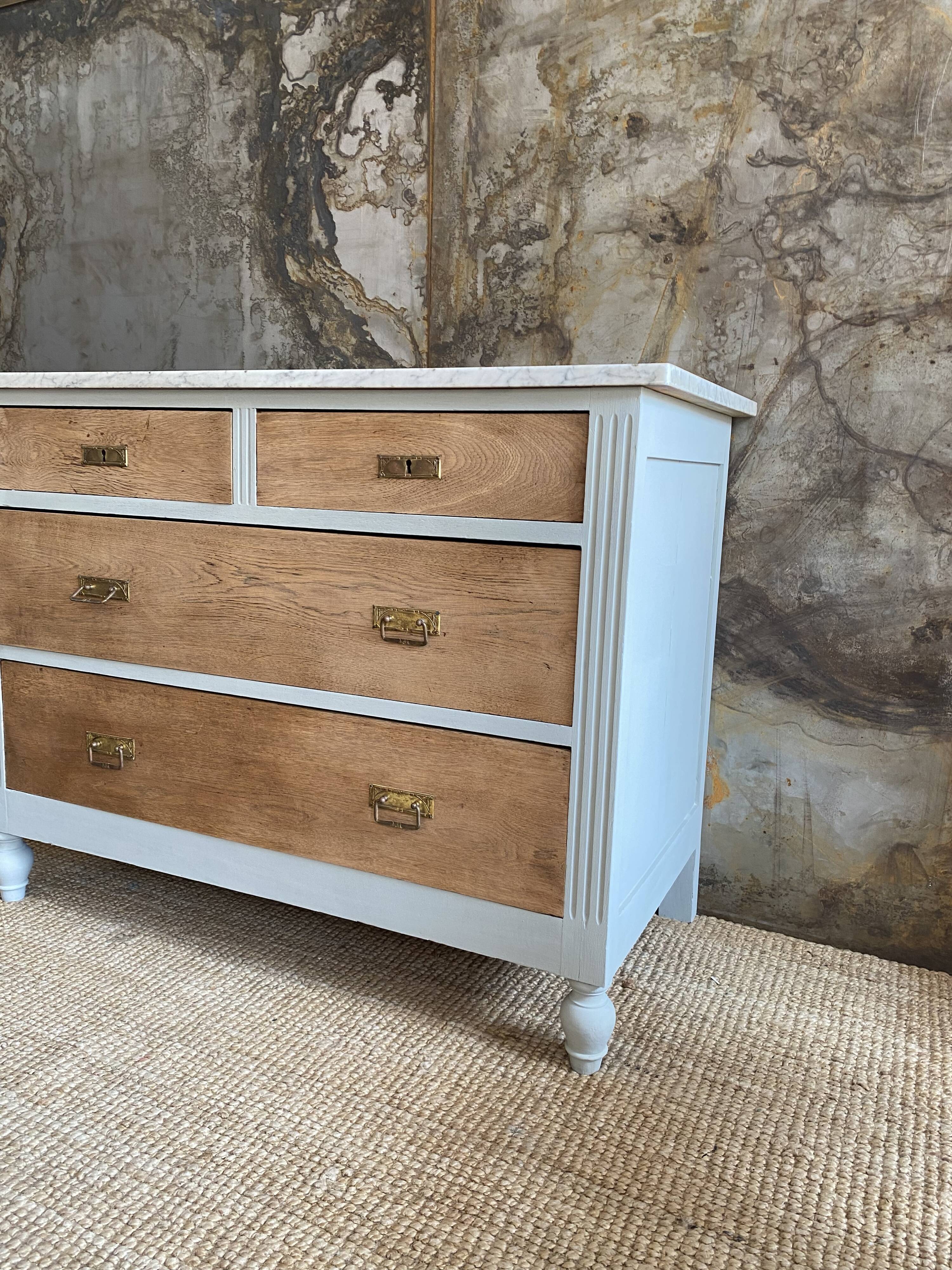 Chest of drawers raw wood & Flemish grey