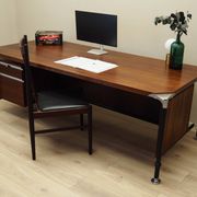 Rosewood desk, Italian design, 1970s, designers: Ico & Luisa Parisi, manufa