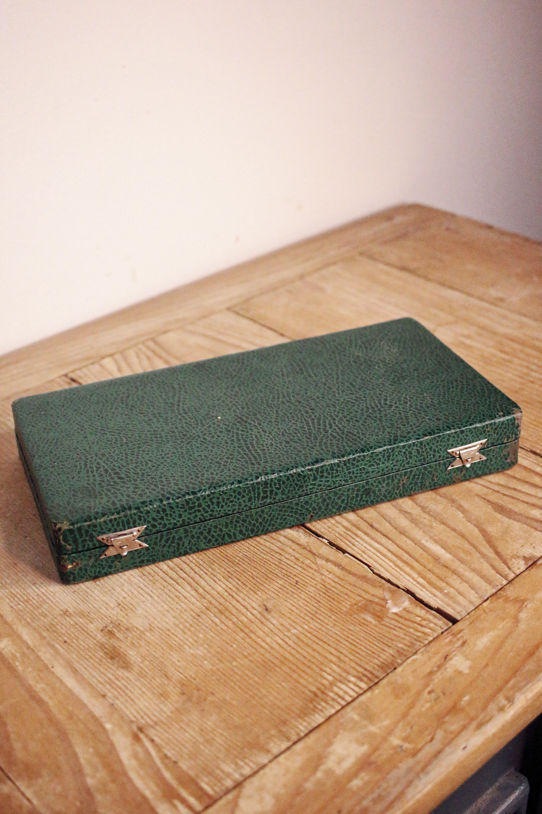 Box of 12 old knives