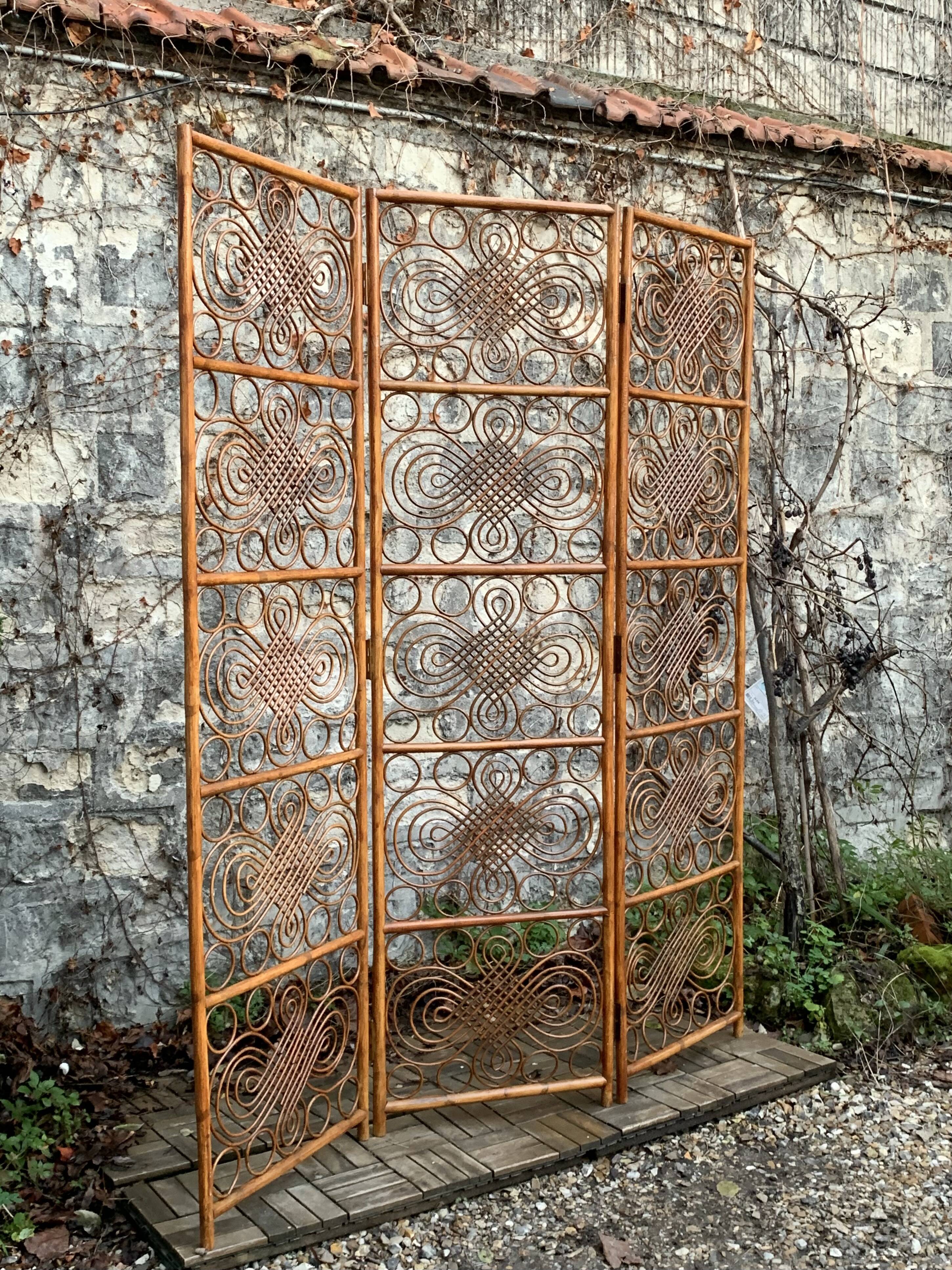 Vintage 1960s Curved Rattan Screen