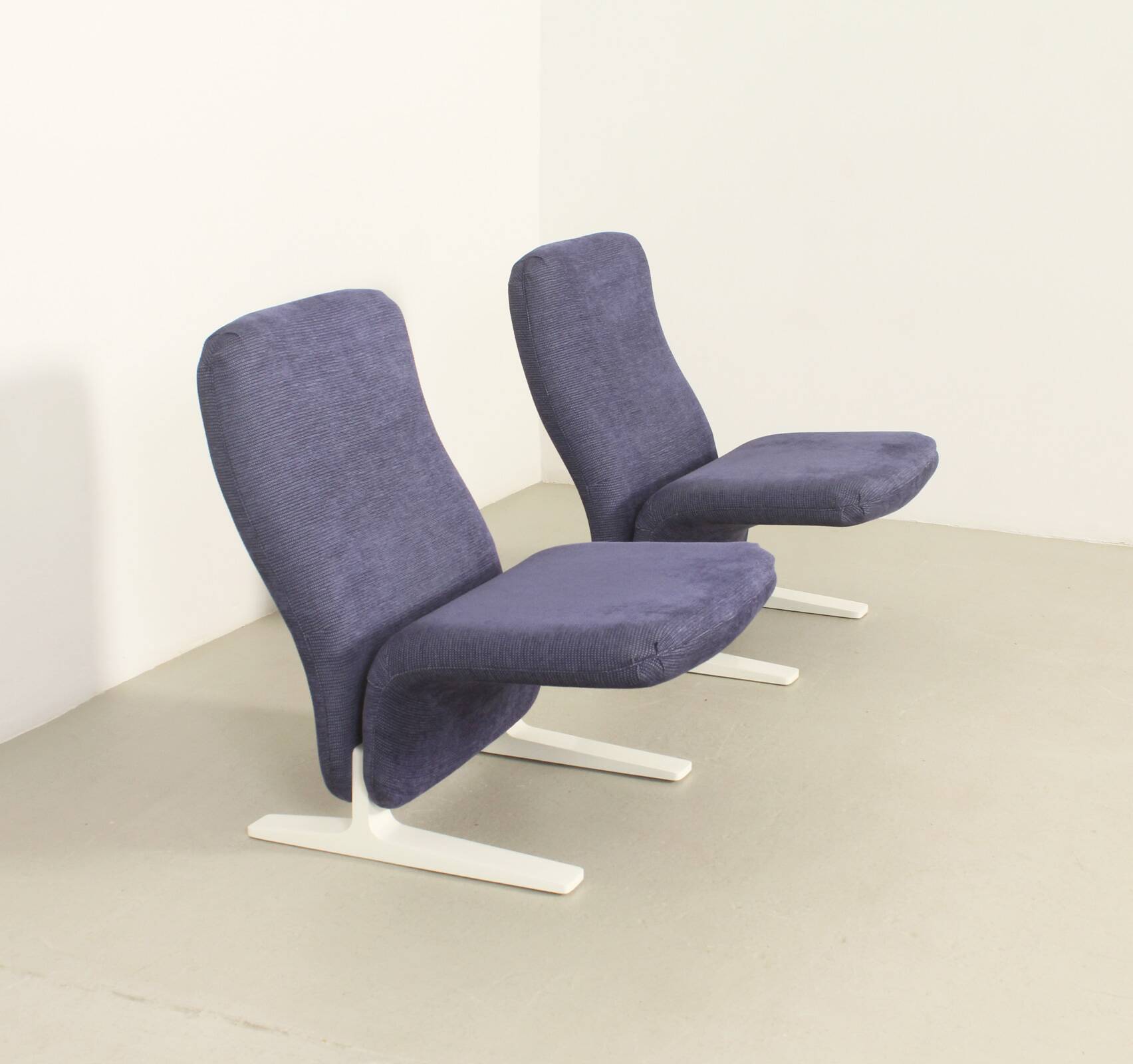 Pair of Concorde armchairs by Pierre Paulin for Artifort, 1966