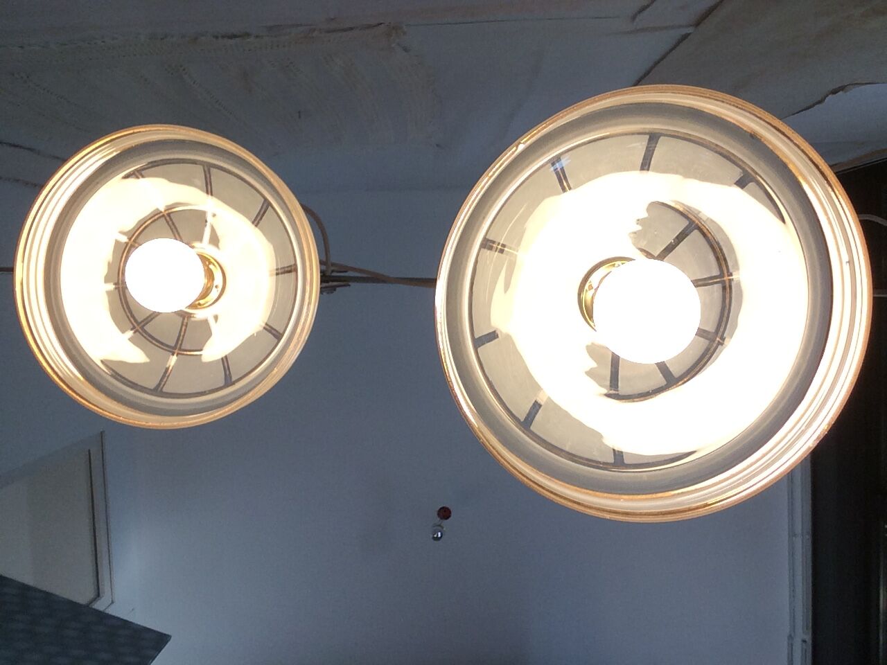 Vintage opaline suspension duo