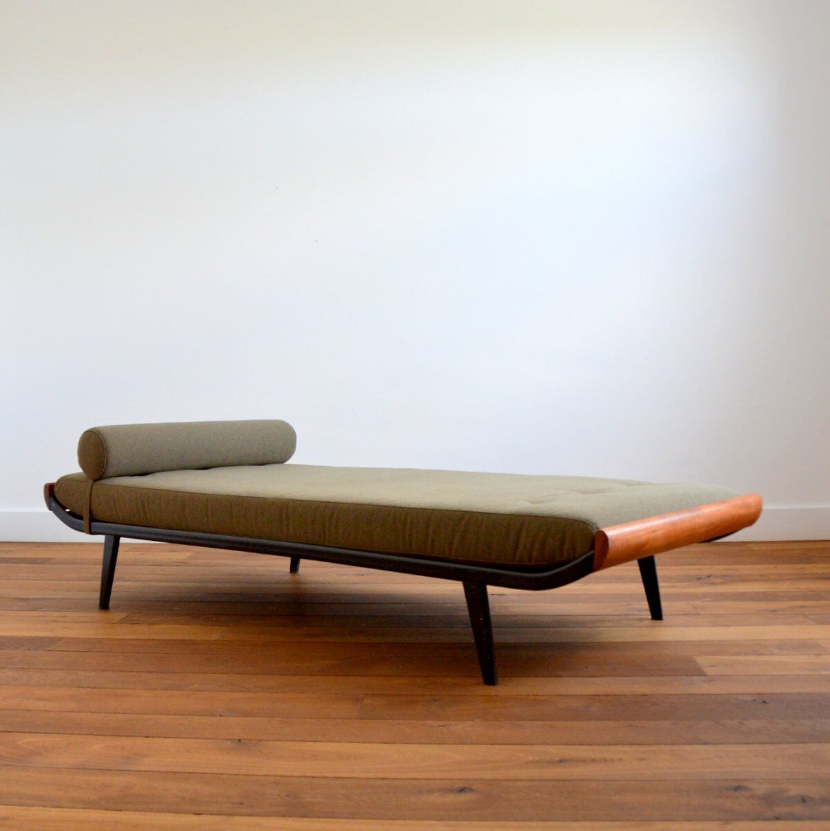 Rest bed / Daybed "Cleopatra" by Cordemeyer for Auping vintage 1950s