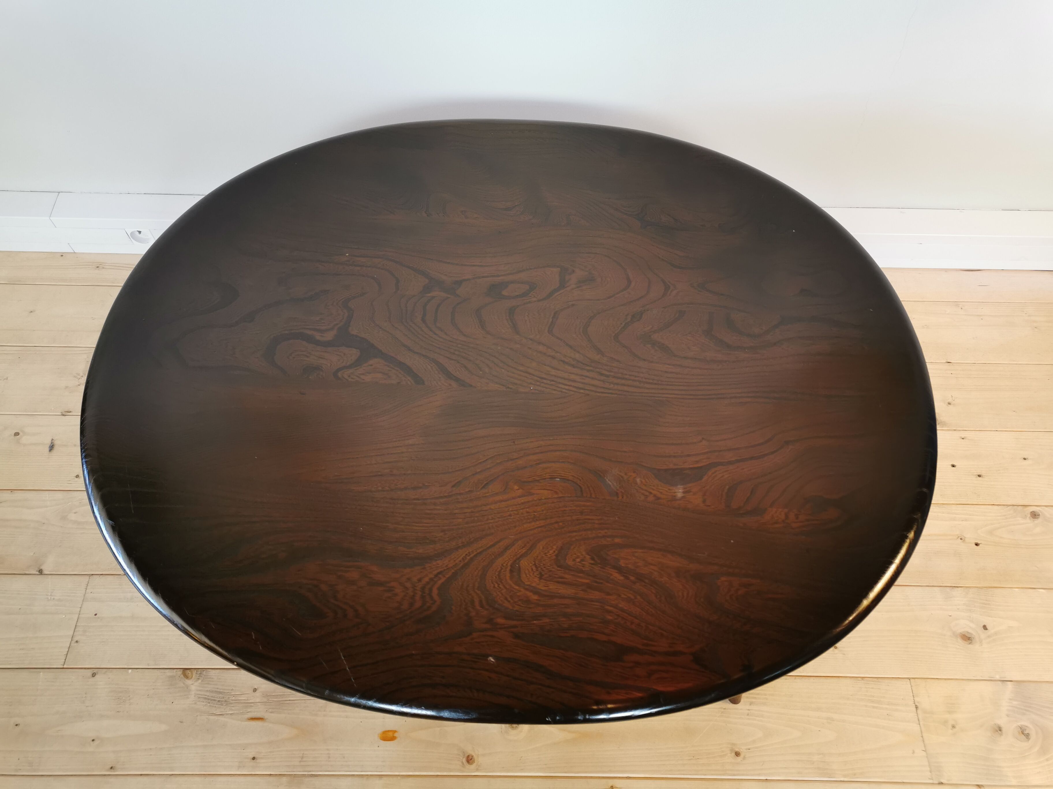 Table basse en frêne par Lucian Ercolani dans les années 60