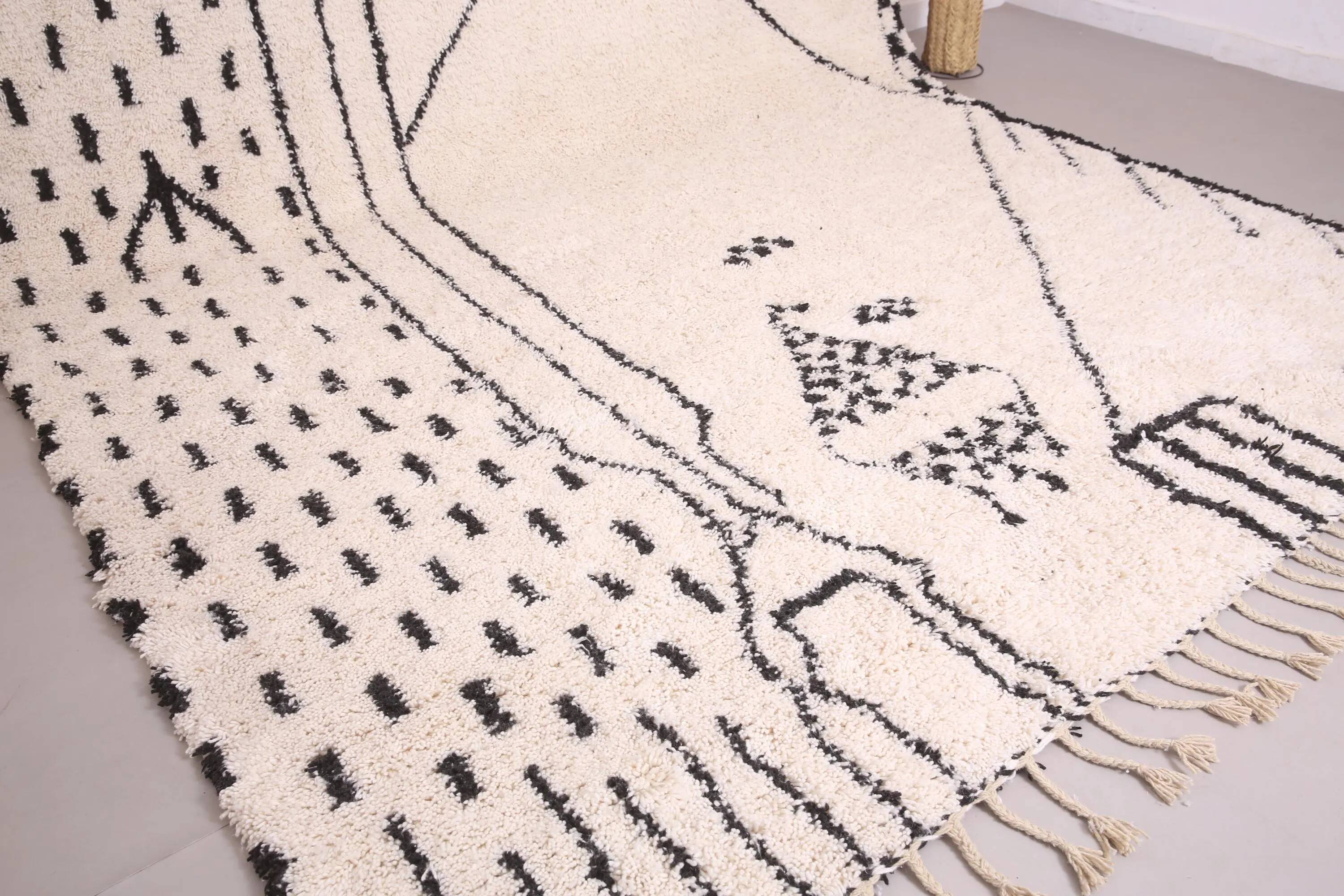 Handmade traditional carpet 250cm x 150cm Moroccan