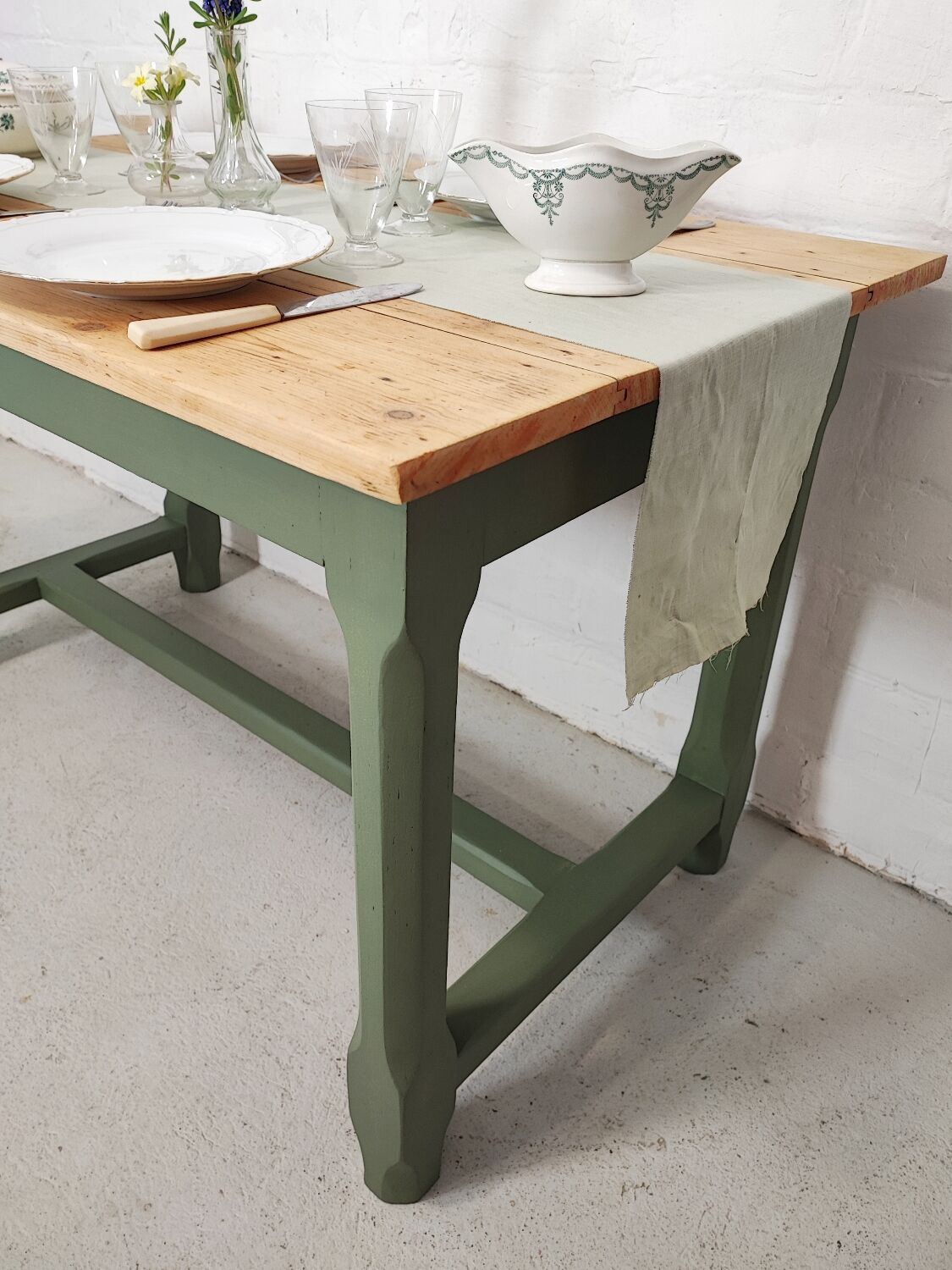 Table de ferme pieds kaki