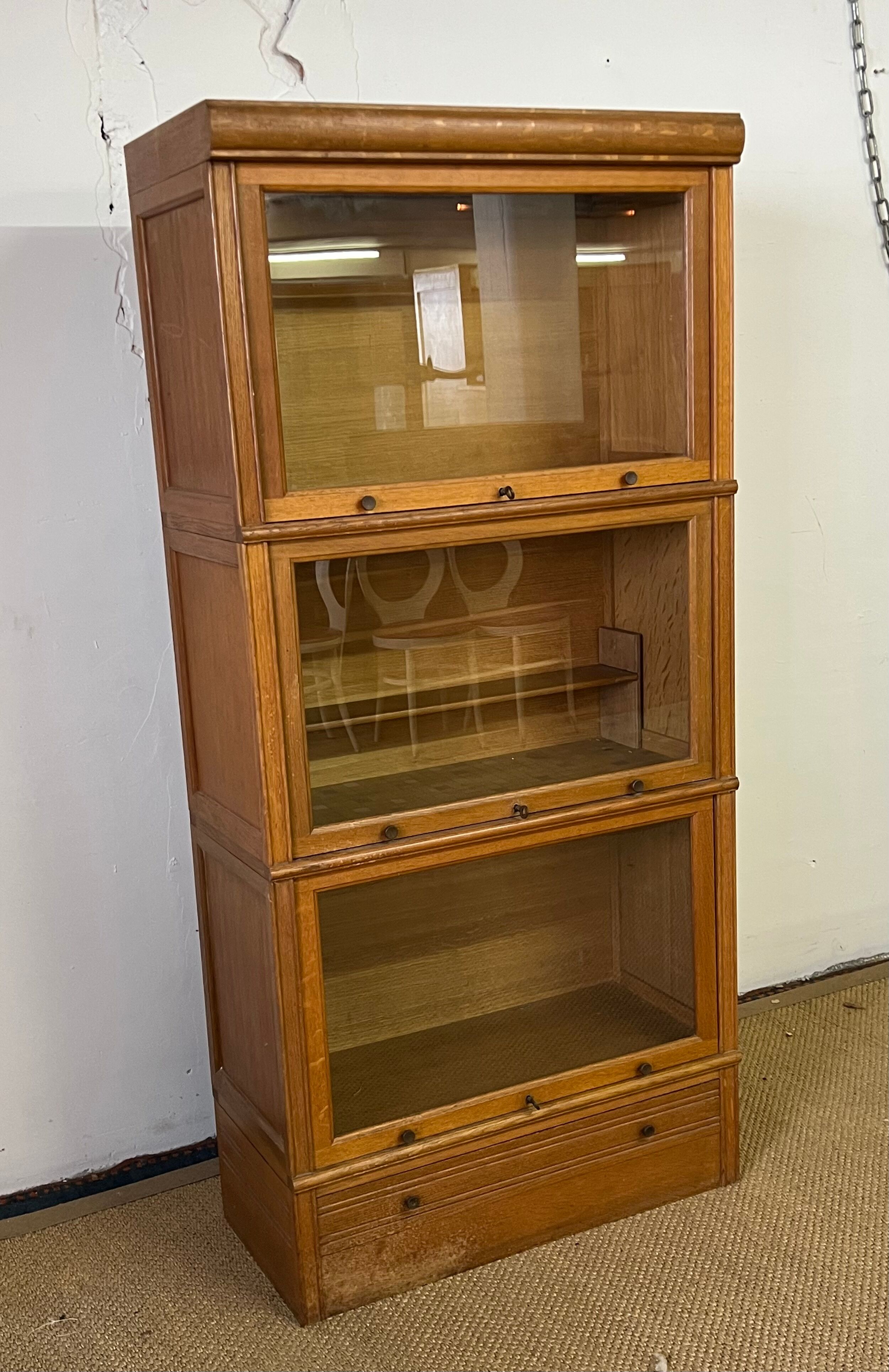 Modular display cabinet MD