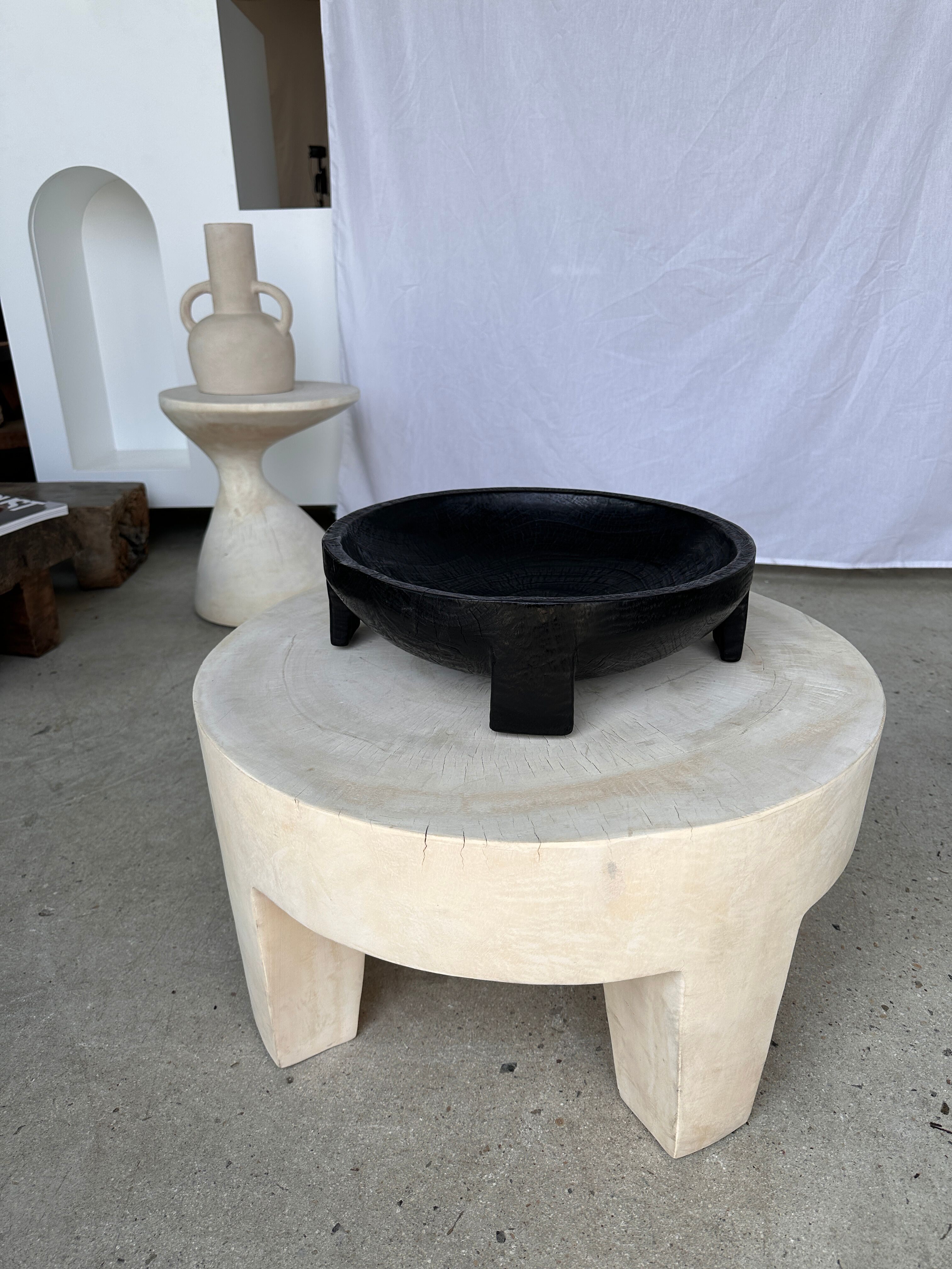 Cut in monoxyl mango wood