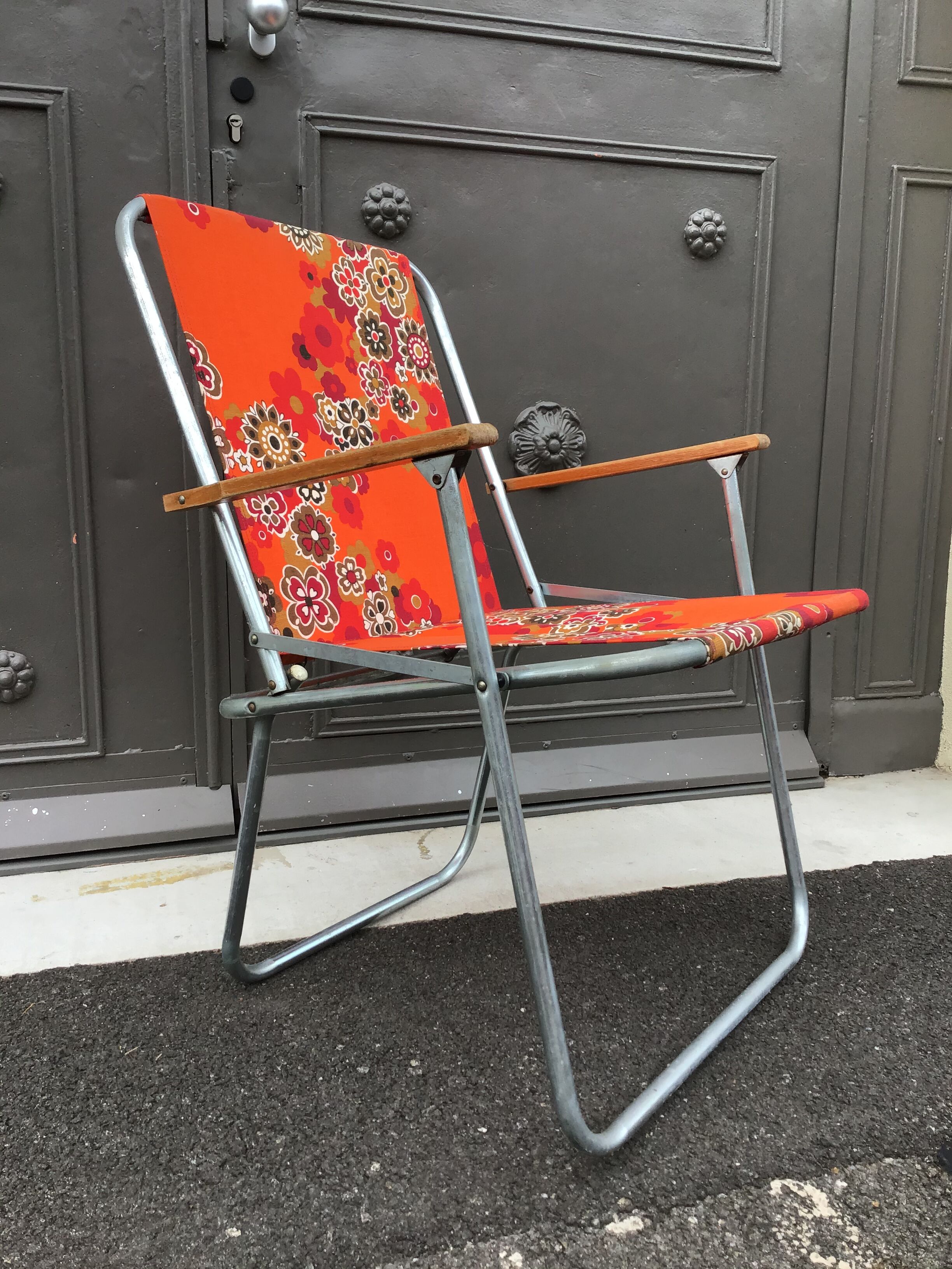 Vintage camping chair flowery canvas