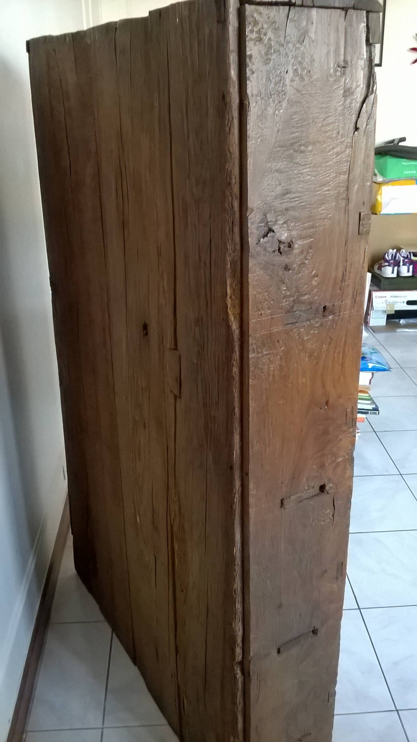 Old oak dresser or shelf to place on the ground