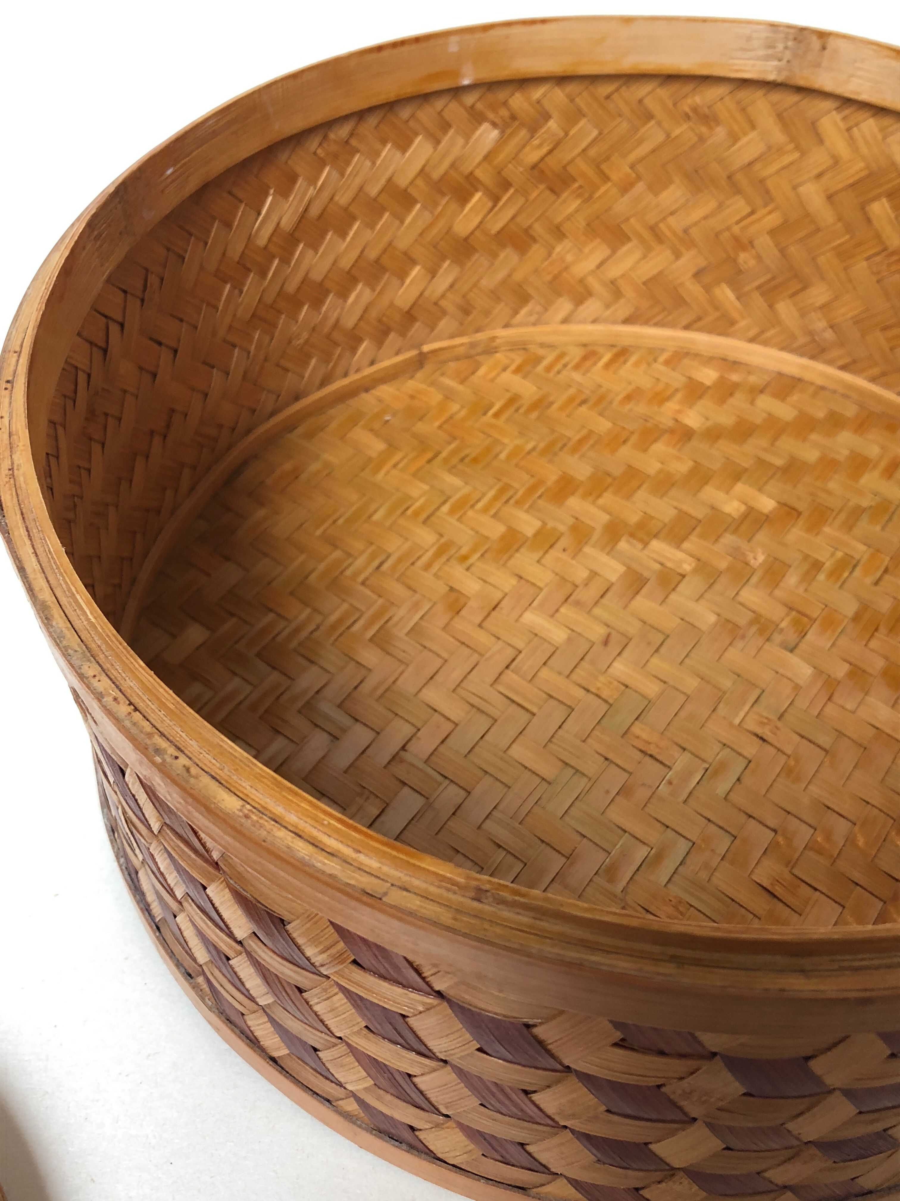 With lid rattan basket