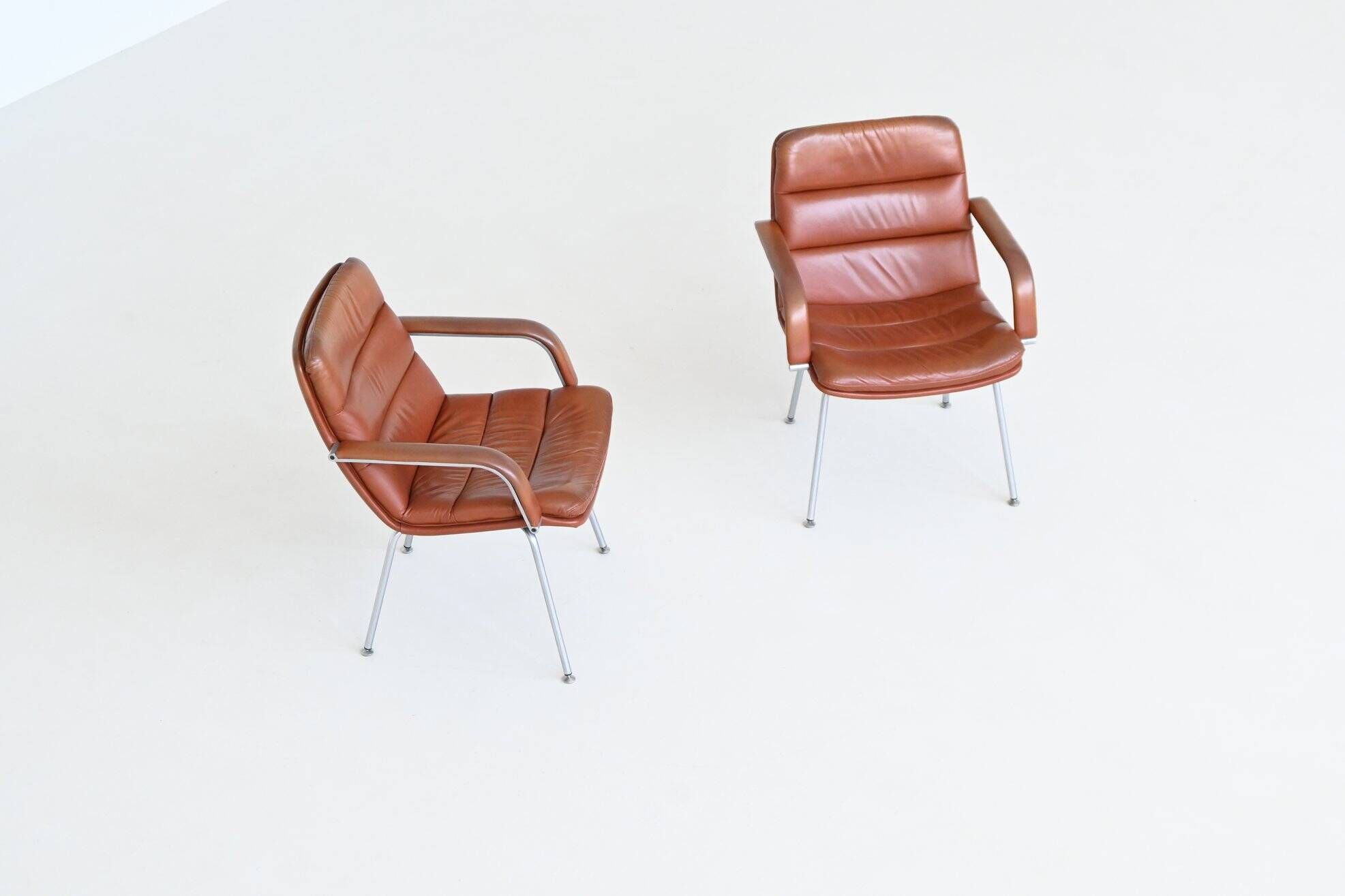 Geoffrey Harcourt pair of armchairs in leather Artifort The Netherlands 196