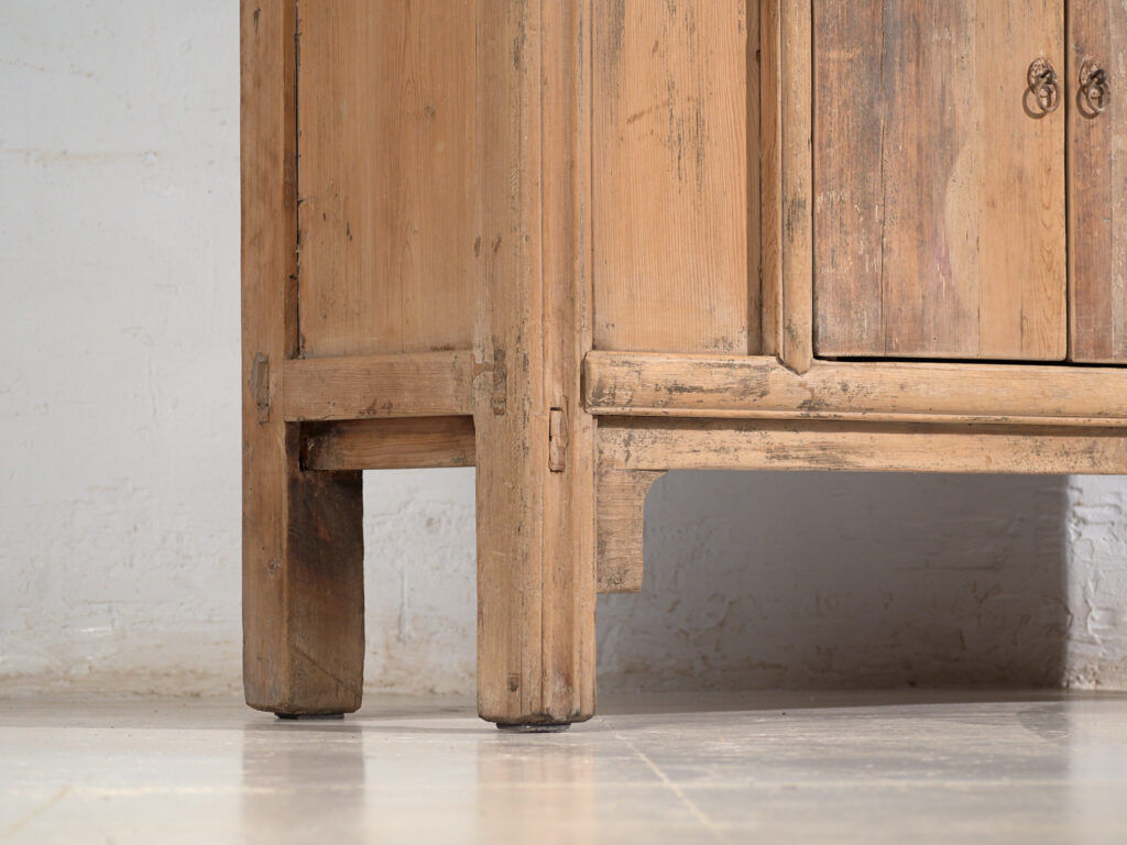 Armoire bas en orme – Shandong, vers 1900