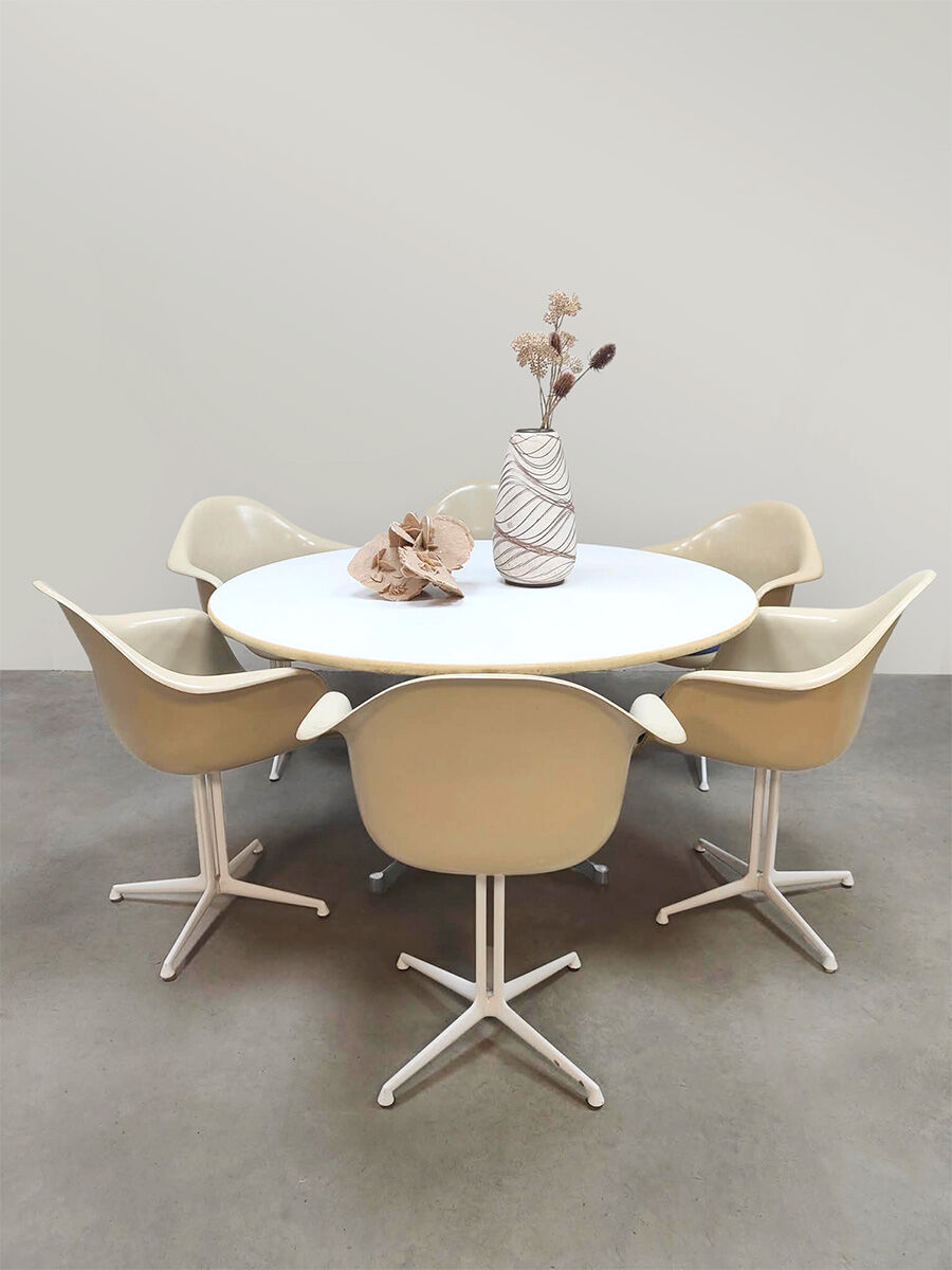 Ensemble de salle à manger de chaises en fibre de verre vintage La Fonda Charles & Ray Eames Herman Miller