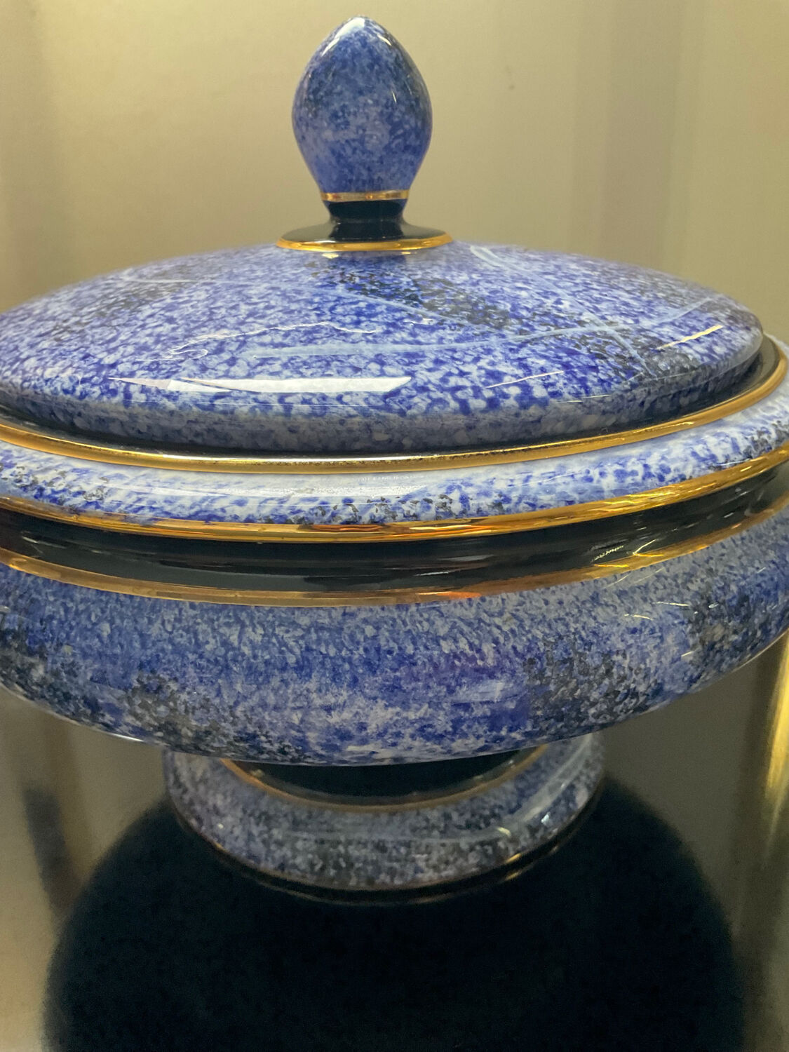 Vintage standing candy in glazed porcelain