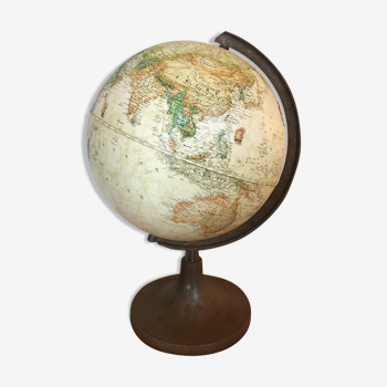 Vintage luminous globe