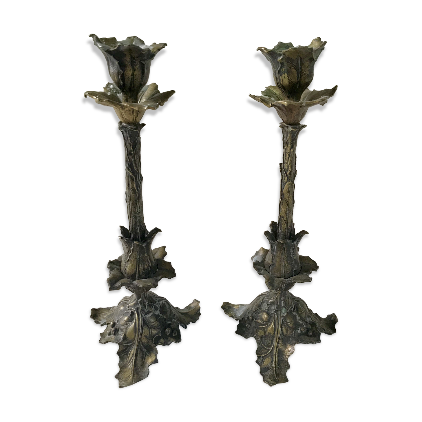 2 candlesticks, leaf holly