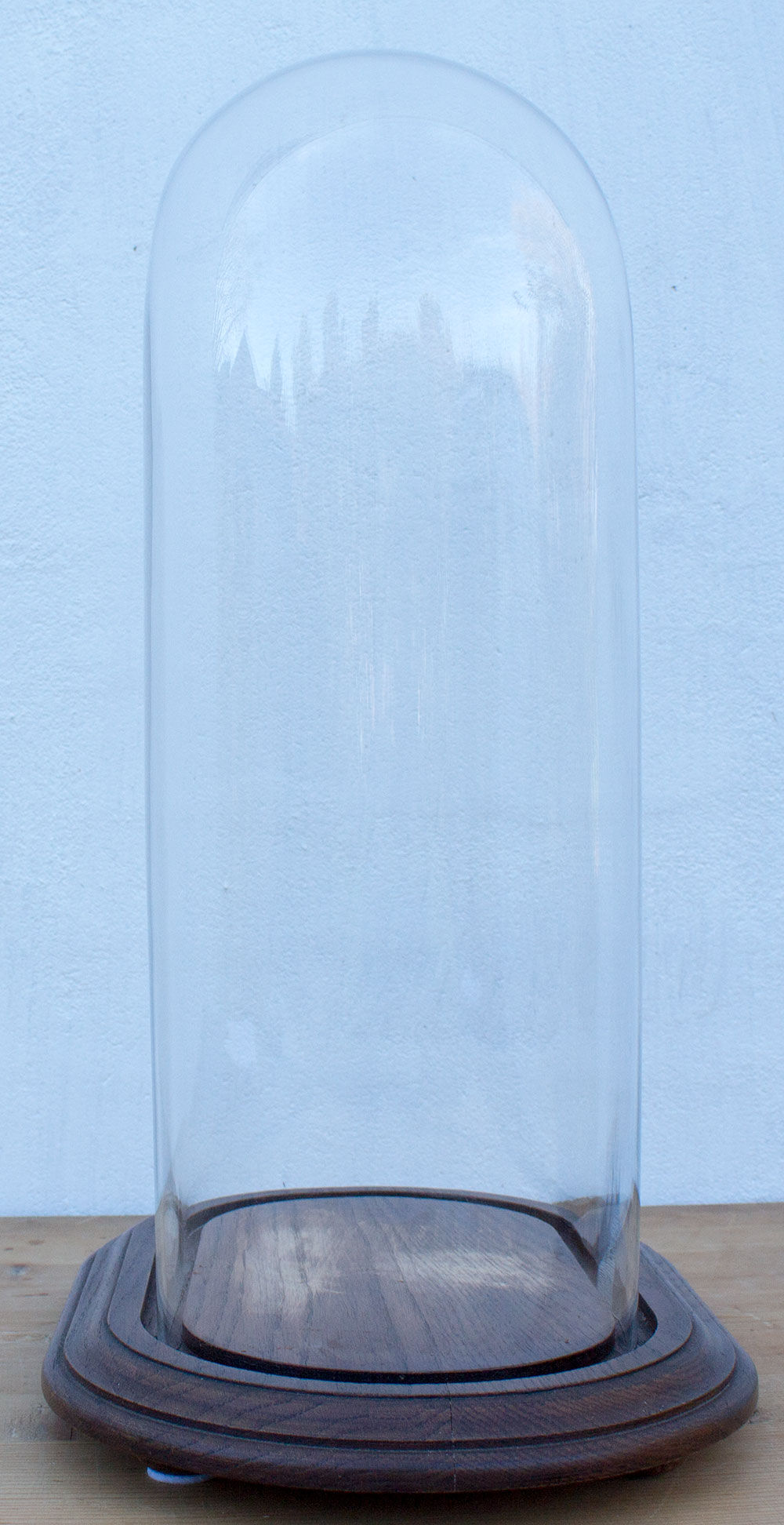 Antique oval glass globe 40.5 cm high