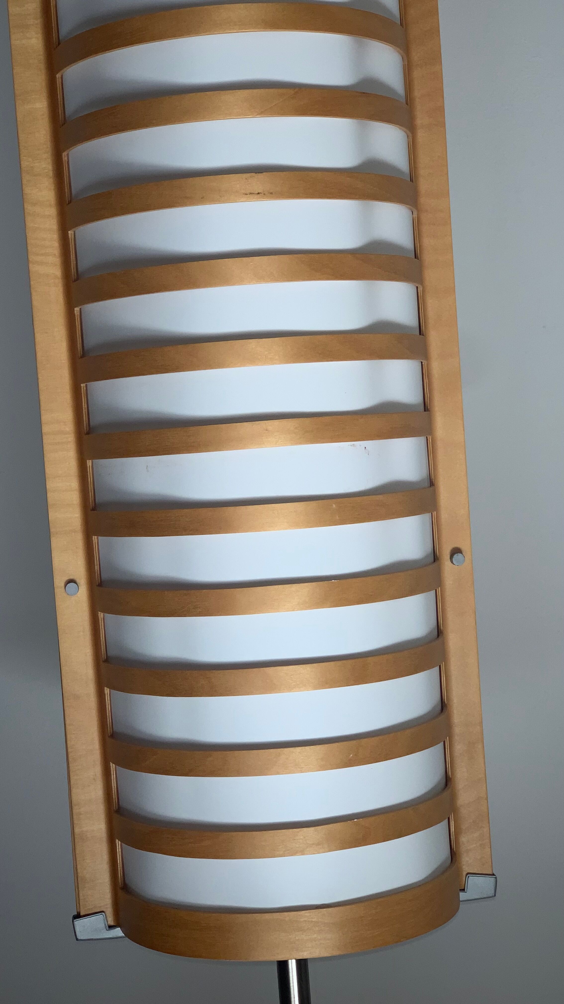 Lampadaire en bois de hêtre et textile Ikea Strimma
