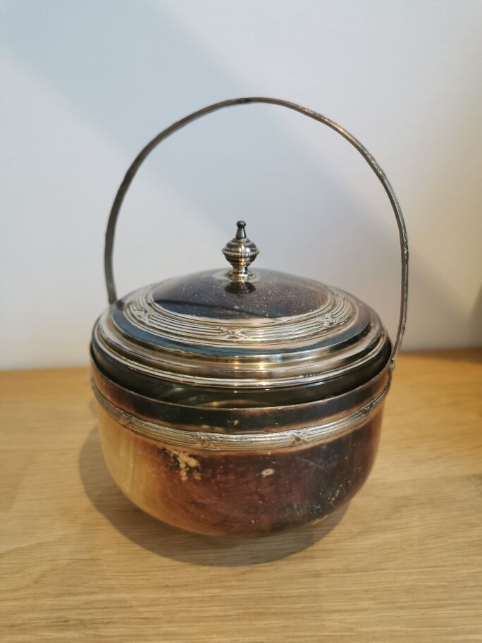 Coupe en métal argenté