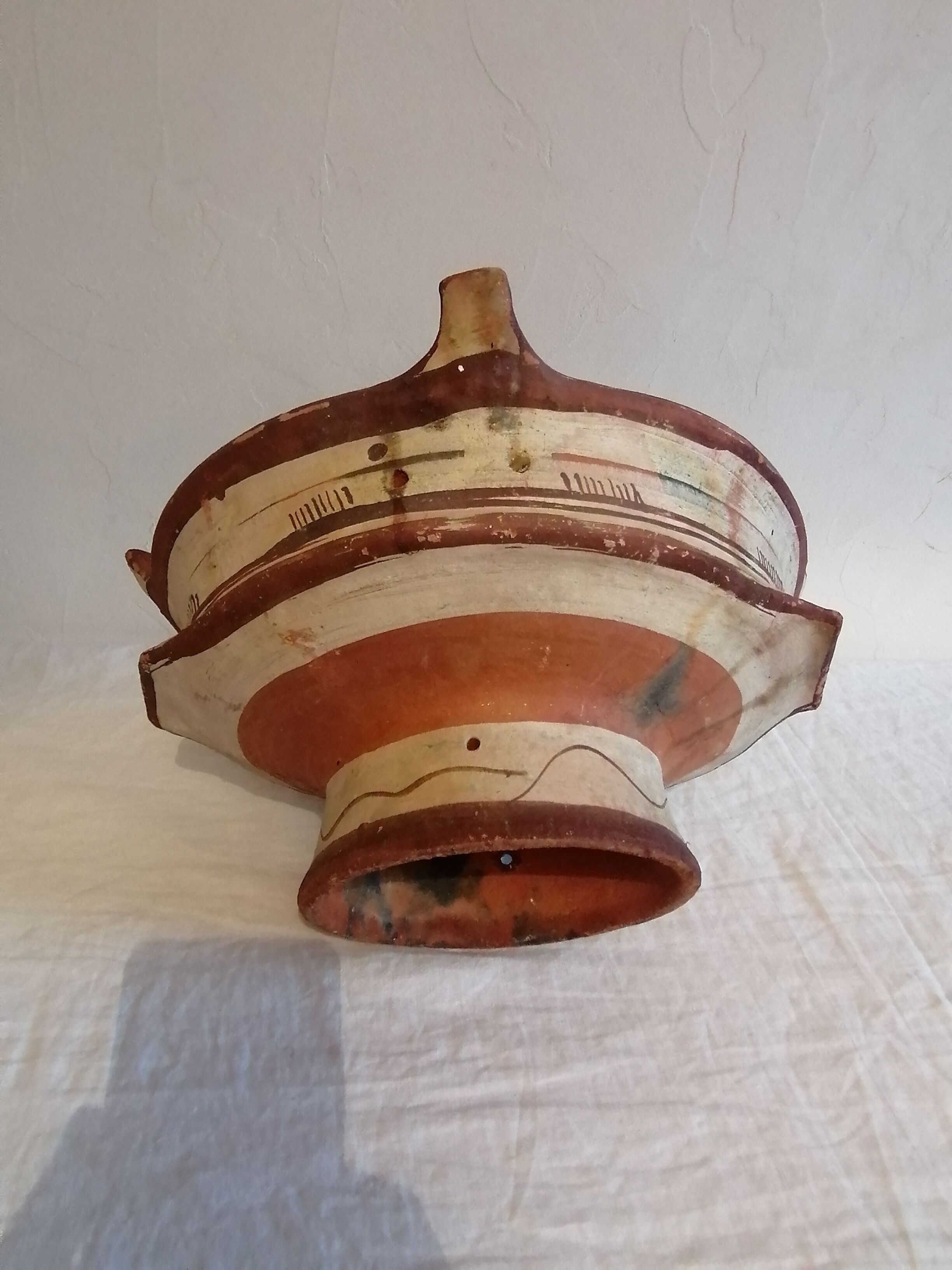 Pot cover, vase holder. Berber terracotta from the 50s.