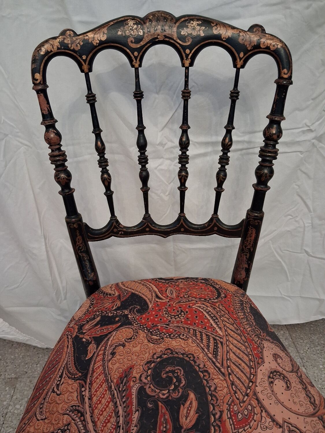 Chaise Napoléon III en bois noirci