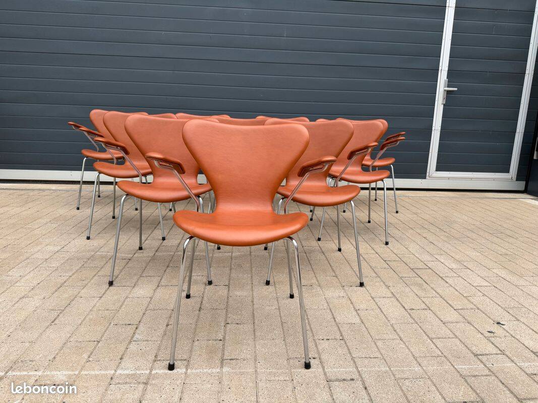 10x armchairs with arms, series 7 Butterfly Fritz Hansen by Arne Jacobsen in Cognac leather, in perfect condition.