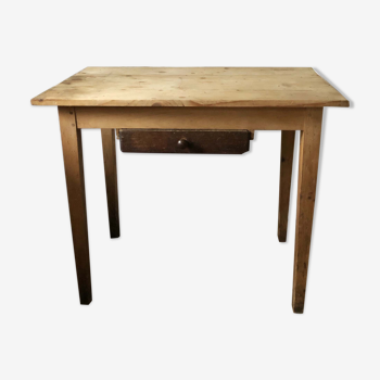 Table en bois vintage