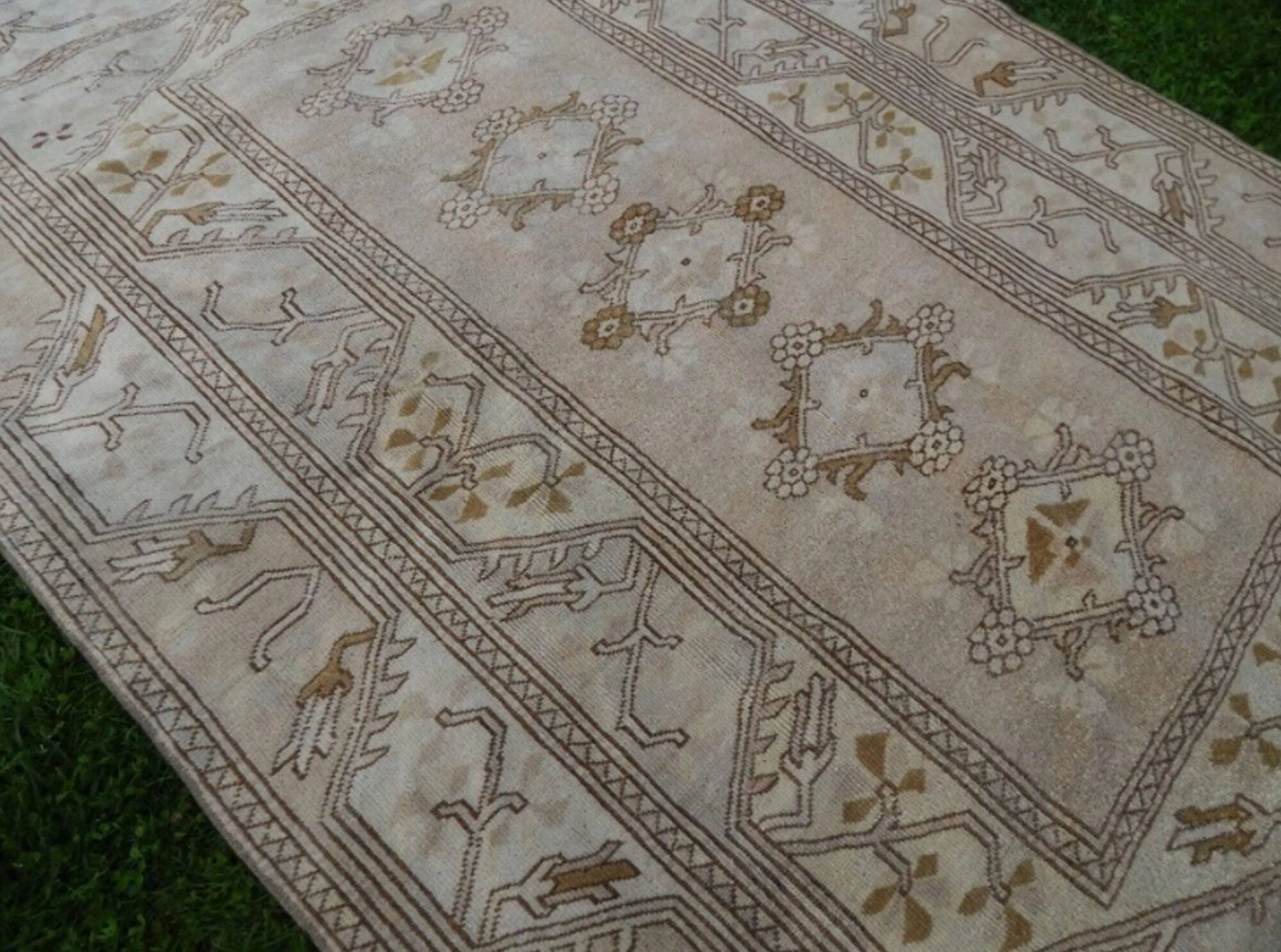 Vintage handmade Turkish rug 160x229 cm