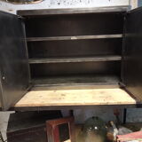 Metal wall cabinet