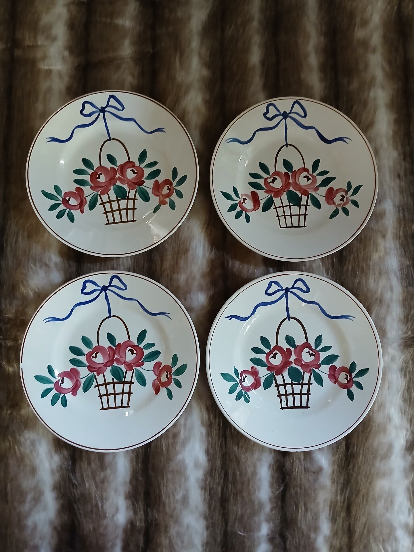 4 antique Longchamp dessert plates