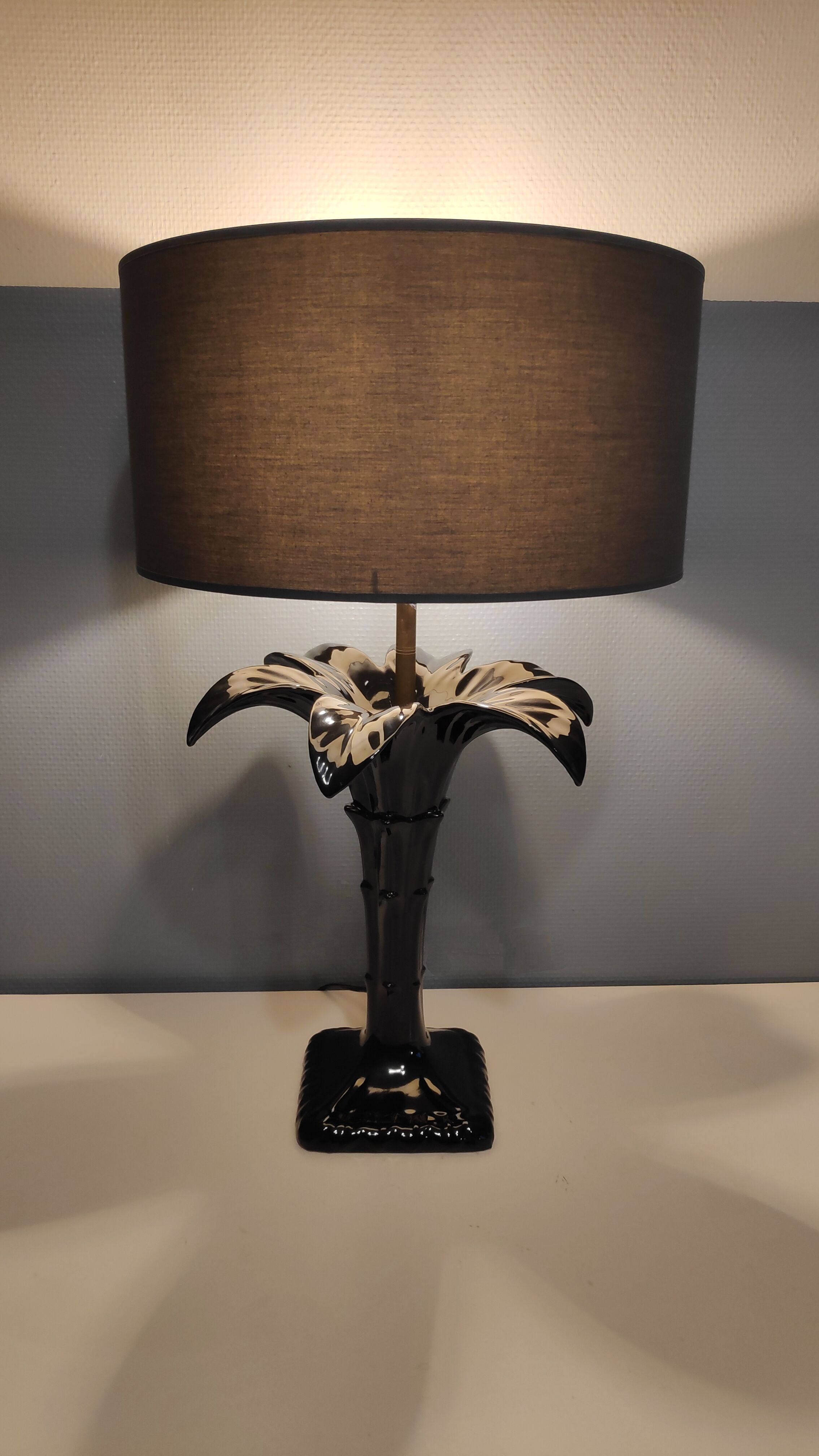 Black ceramic palm lamp