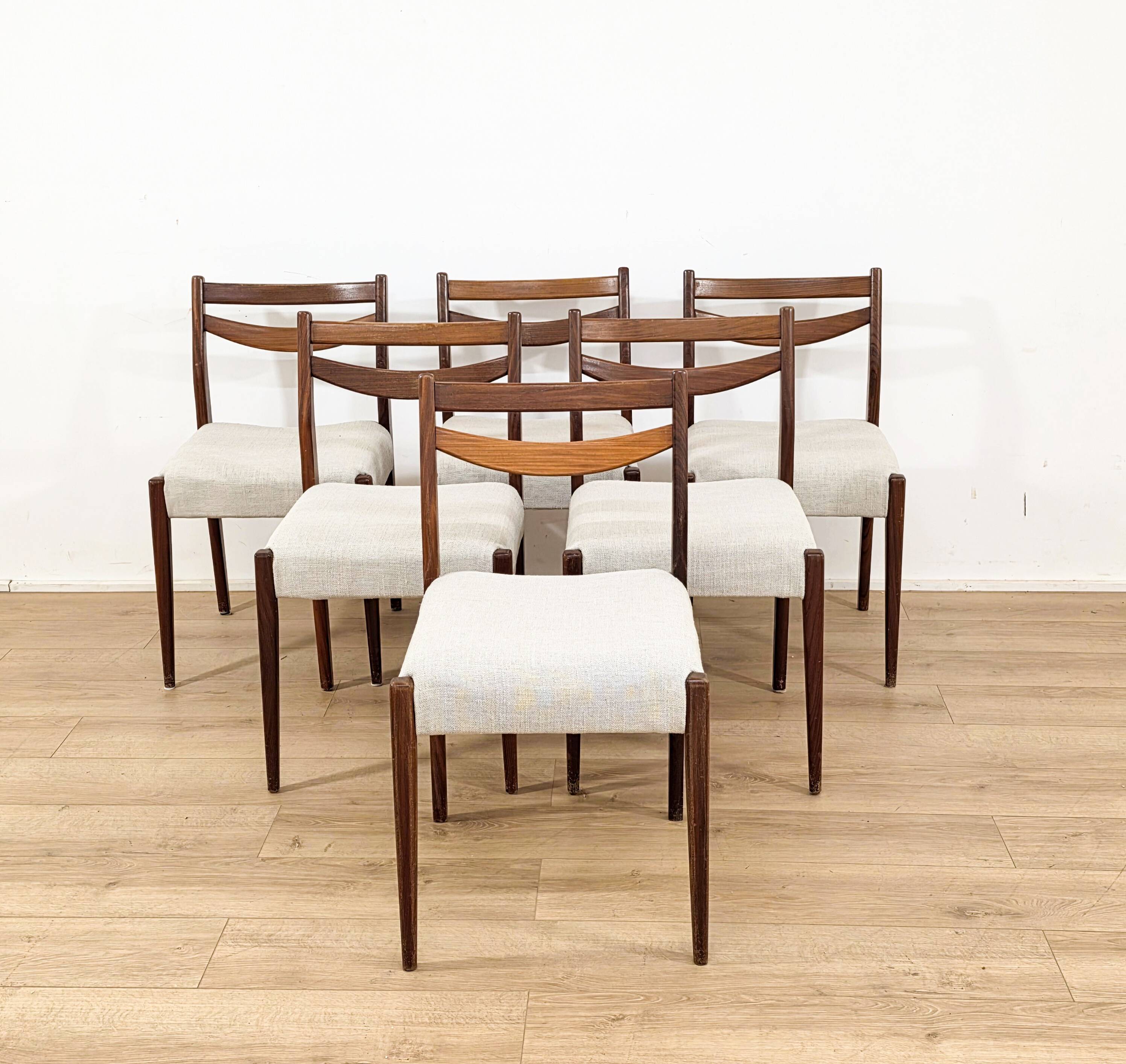 Set of 6 Scandinavian solid wood chairs – 1960s Nordic design