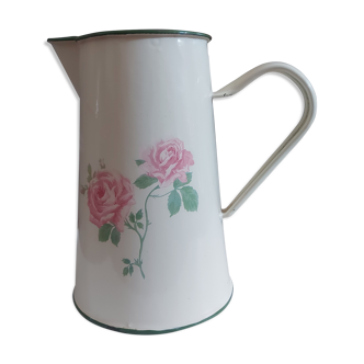 Water pitcher
