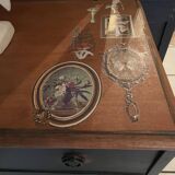 Commode Bar