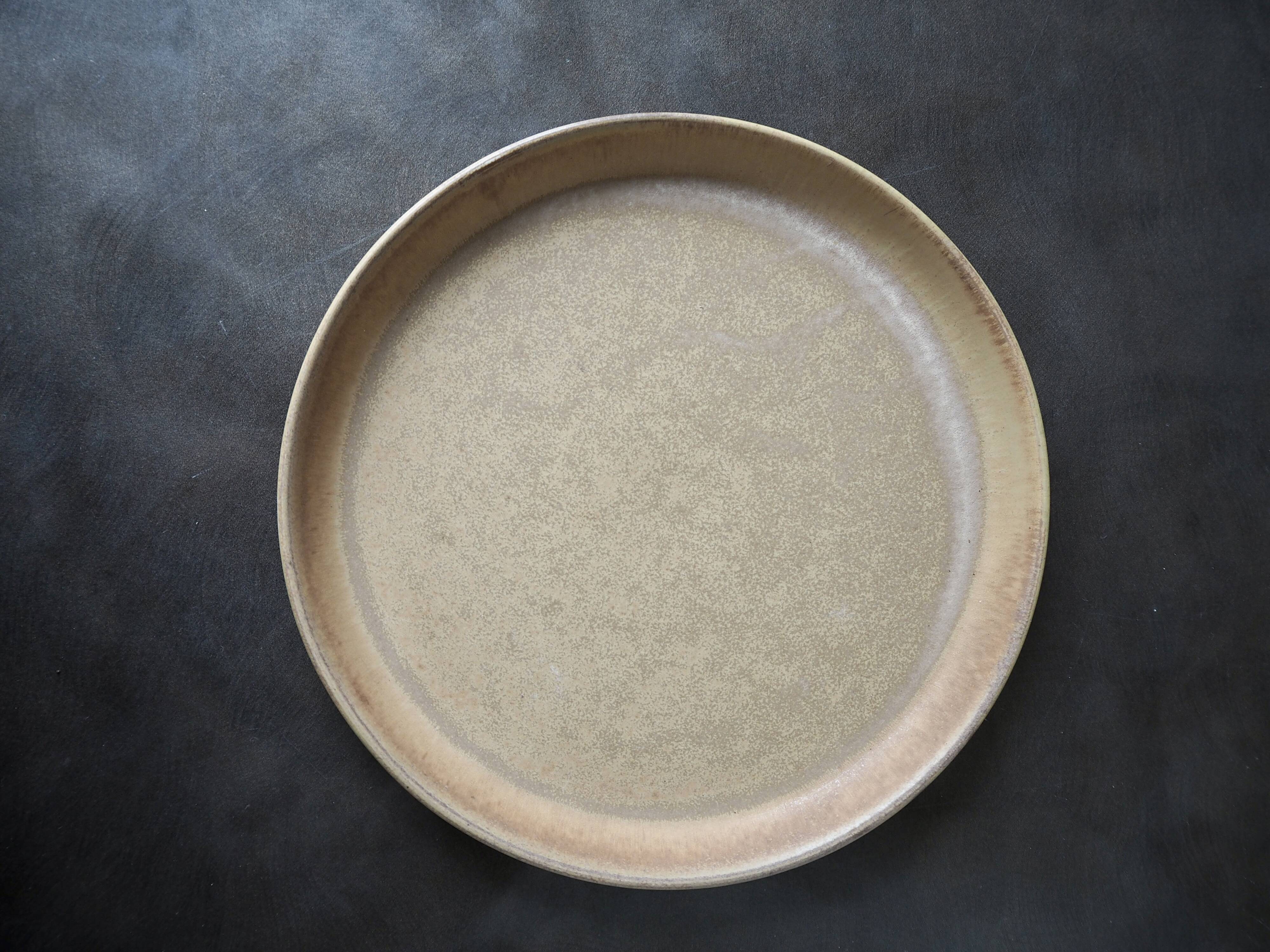 Set of 6 artisanal dessert plates in raw stoneware