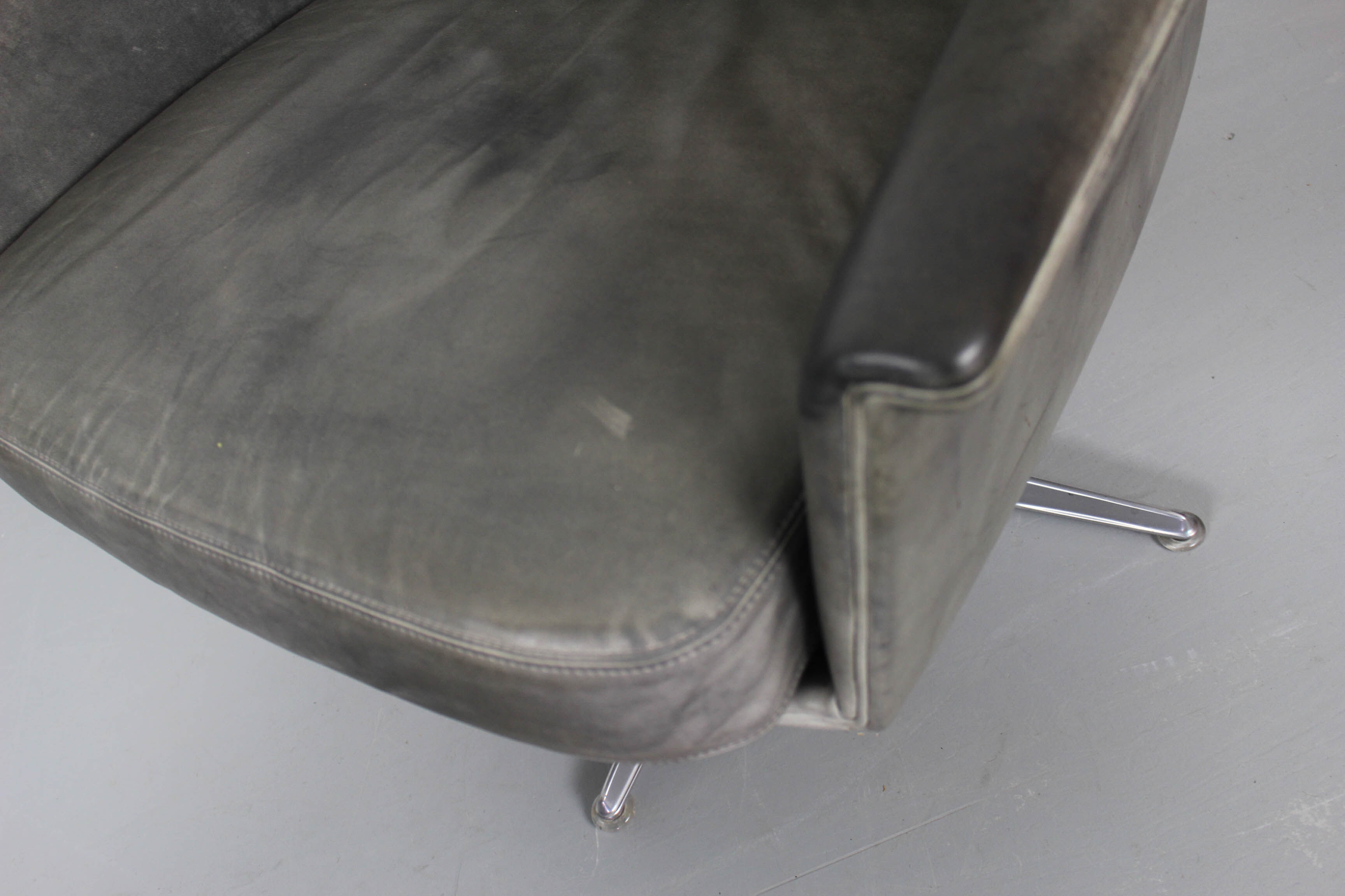 Sedia Swivel Highback Chair with matching ottoman by Horst Brüning for Cor, 1960s – Grey Leather