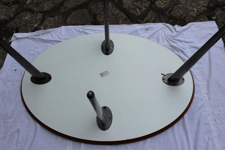 Table ovale style industriel D.Pro