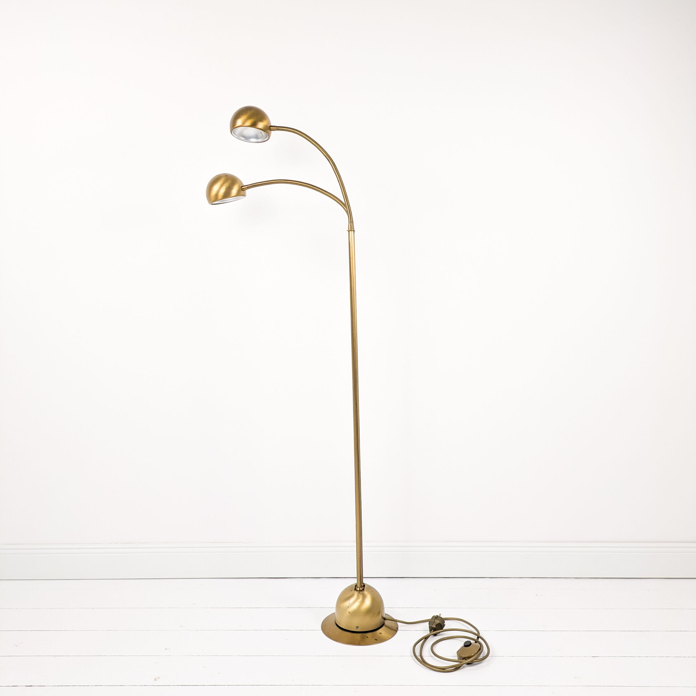 Lampadaire vintage Fischer à 2 têtes, laiton mat orientable