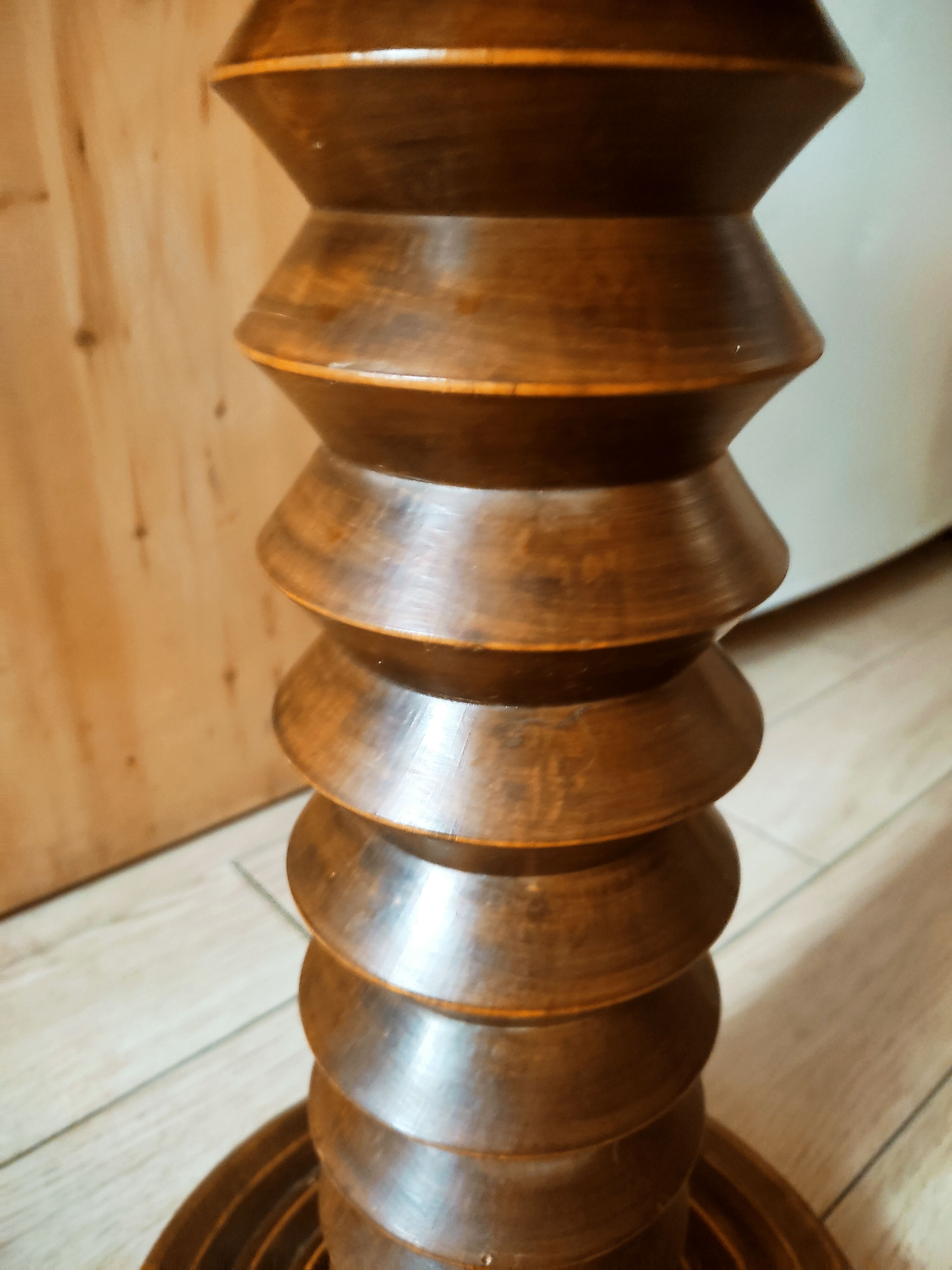 Art deco side table in chene