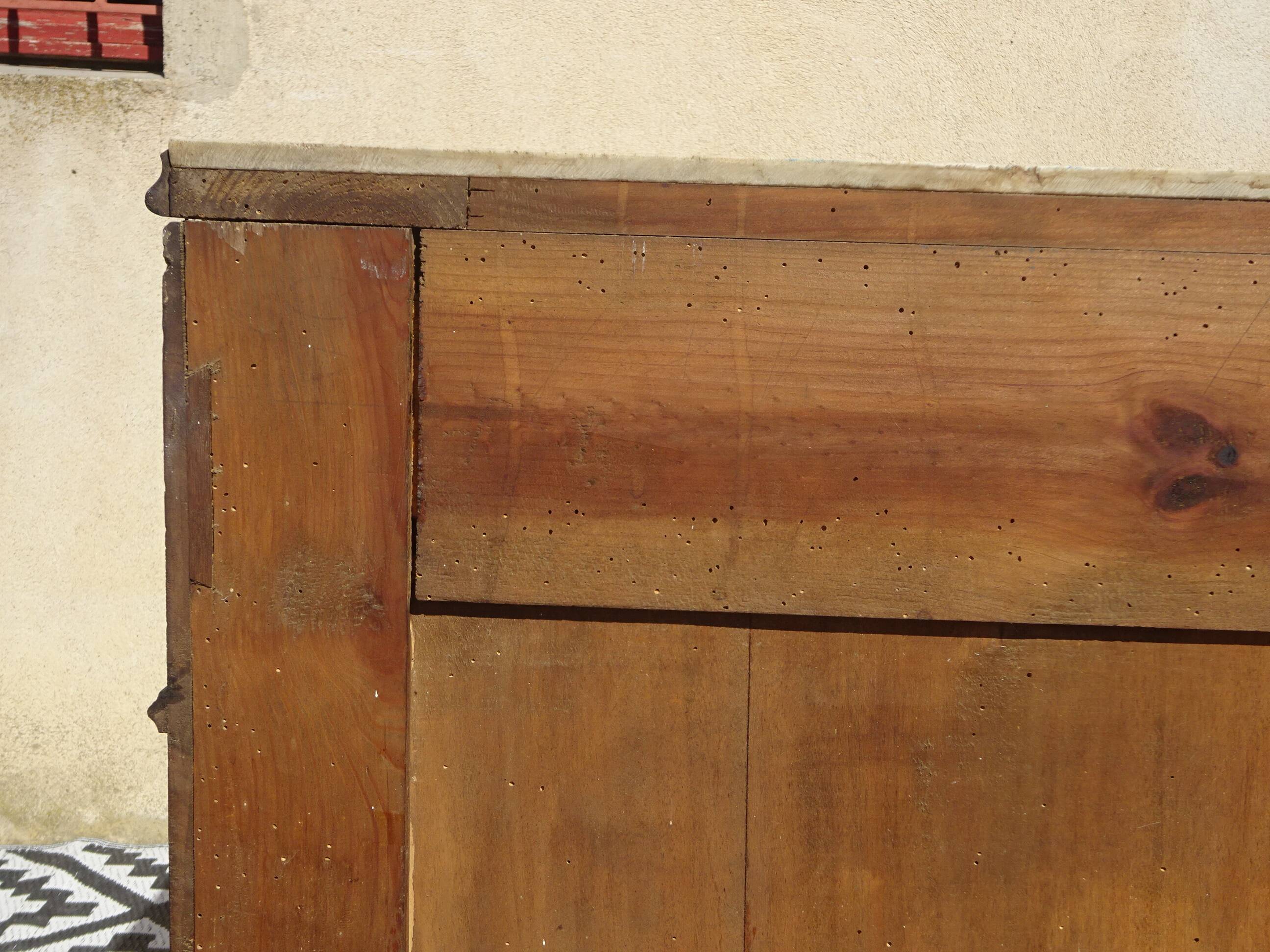 Napoleon III chest of drawers in walnut and burl walnut