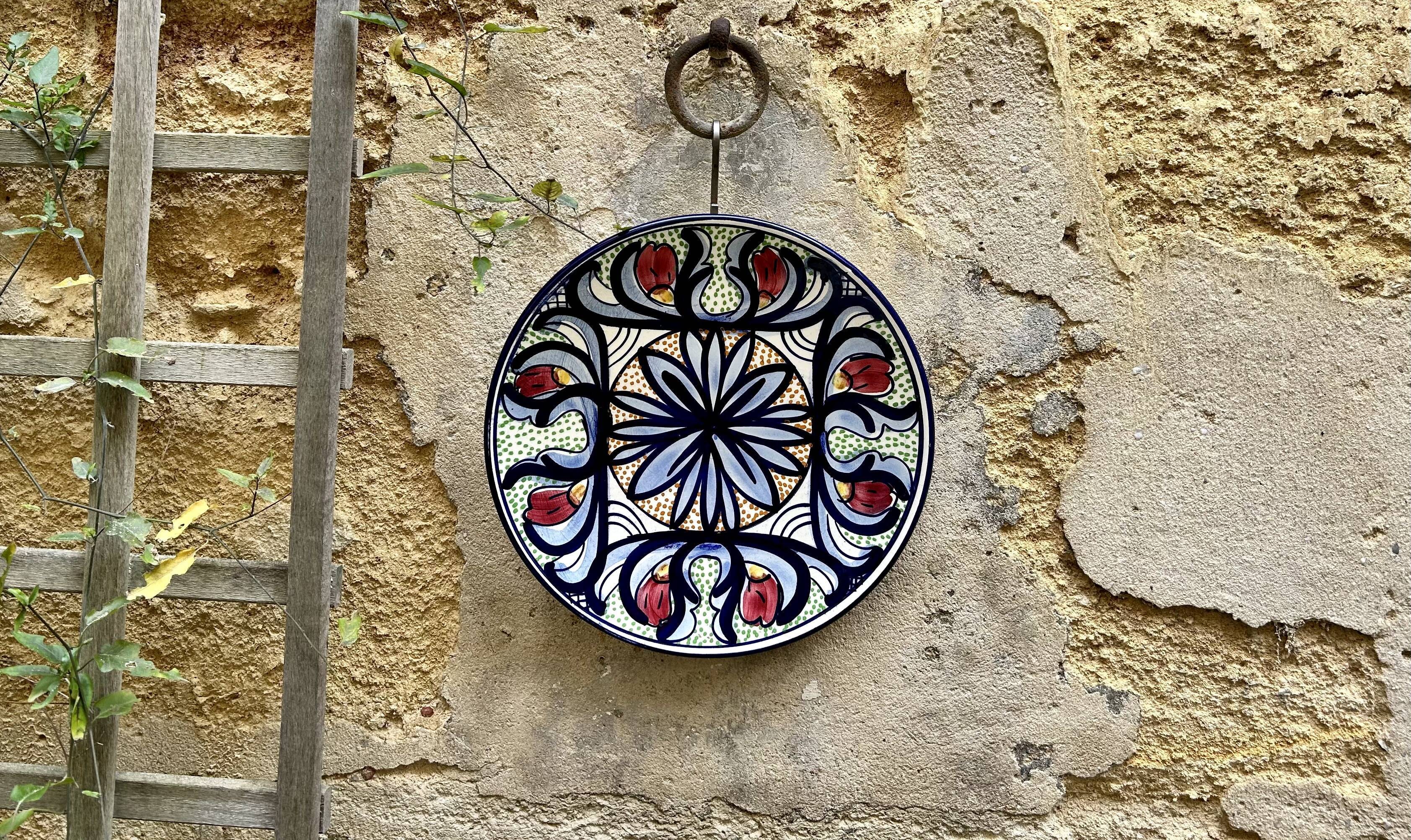 Decorative ceramic plate