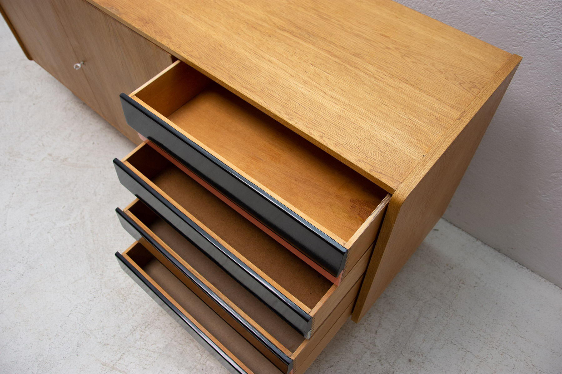 Mid Century U-460 sideboard by Jiří Jiroutek for Interiér Praha